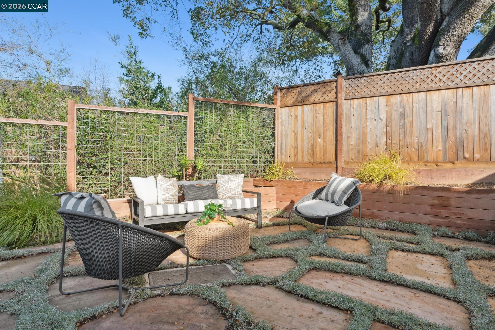 1715 Alhambra Ln