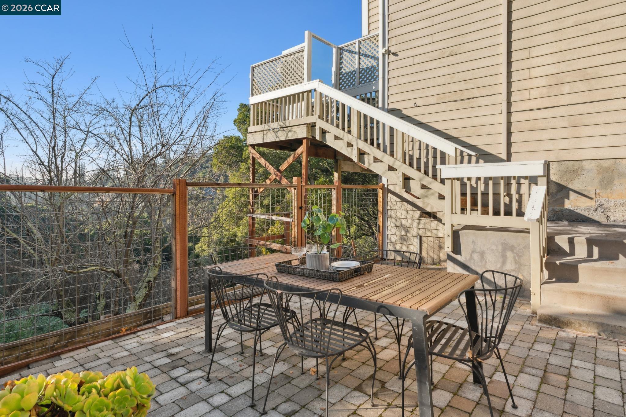 1715 Alhambra Ln