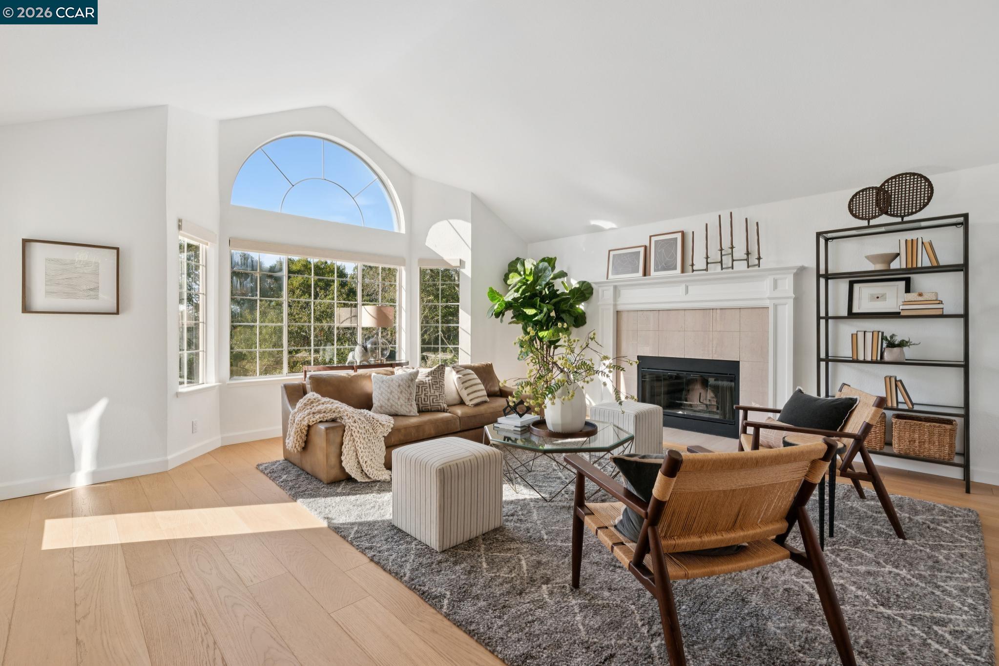 1715 Alhambra Ln