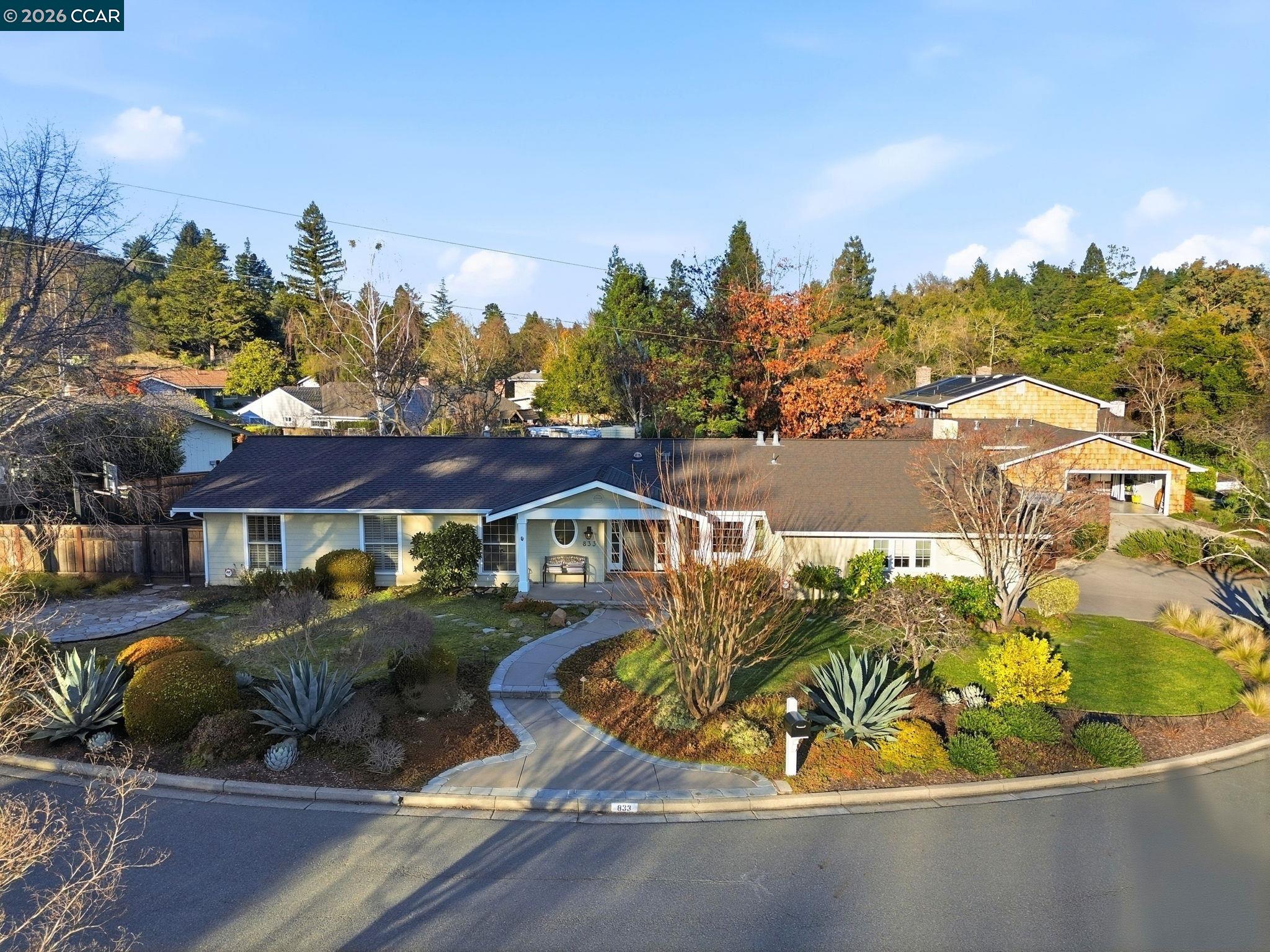 833 Crossbrook Ct
