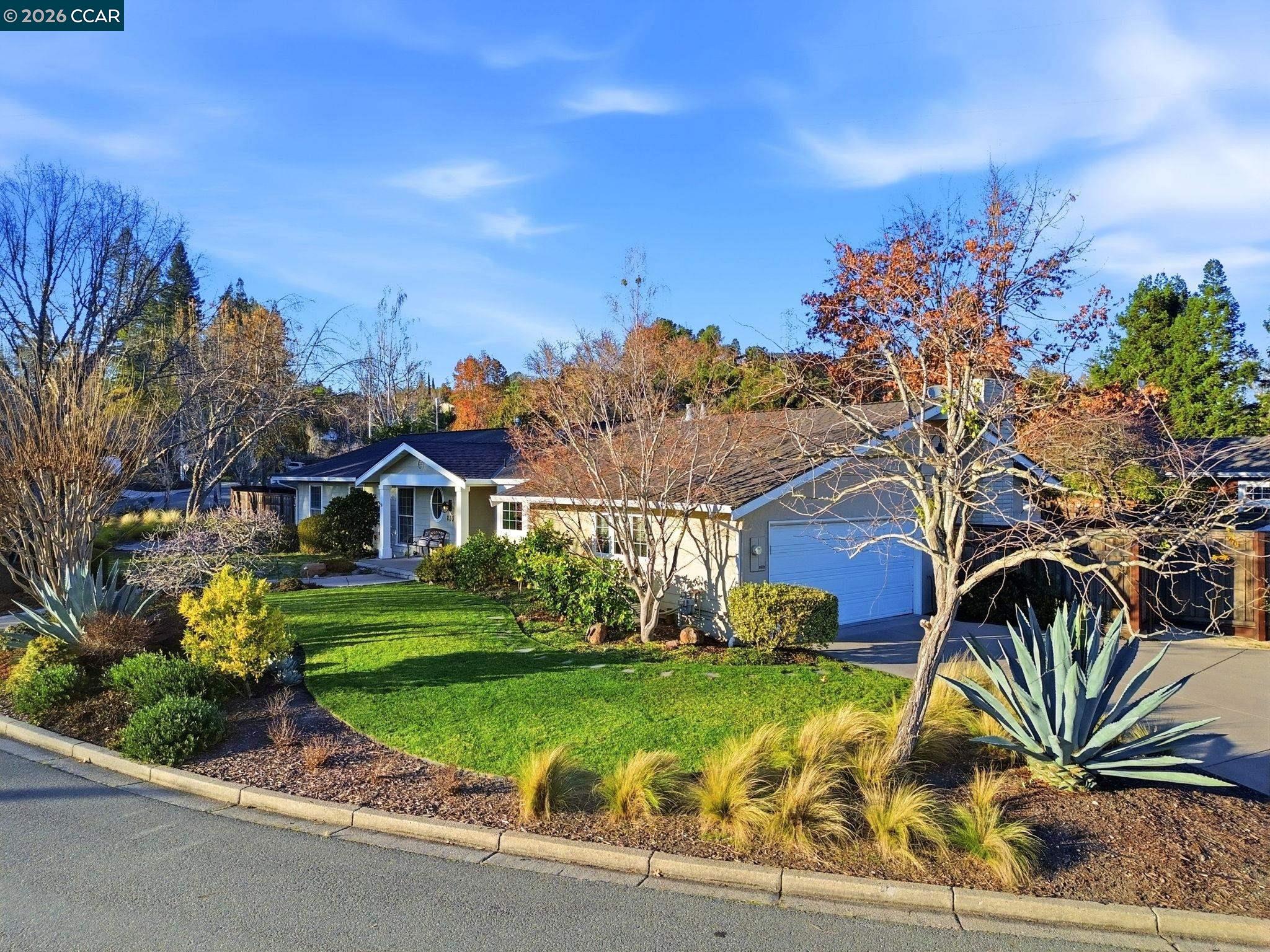 833 Crossbrook Ct
