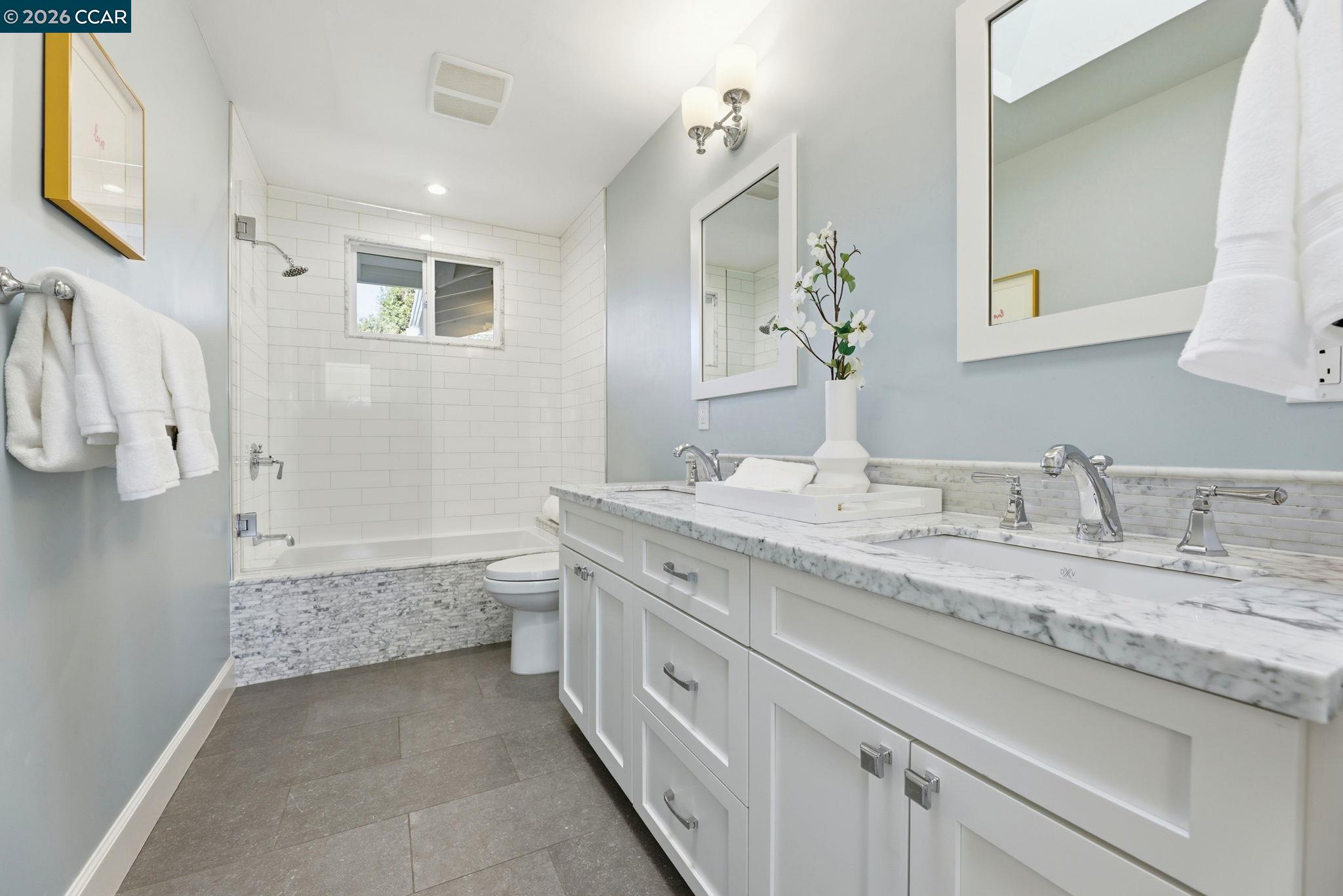 833 Crossbrook Ct