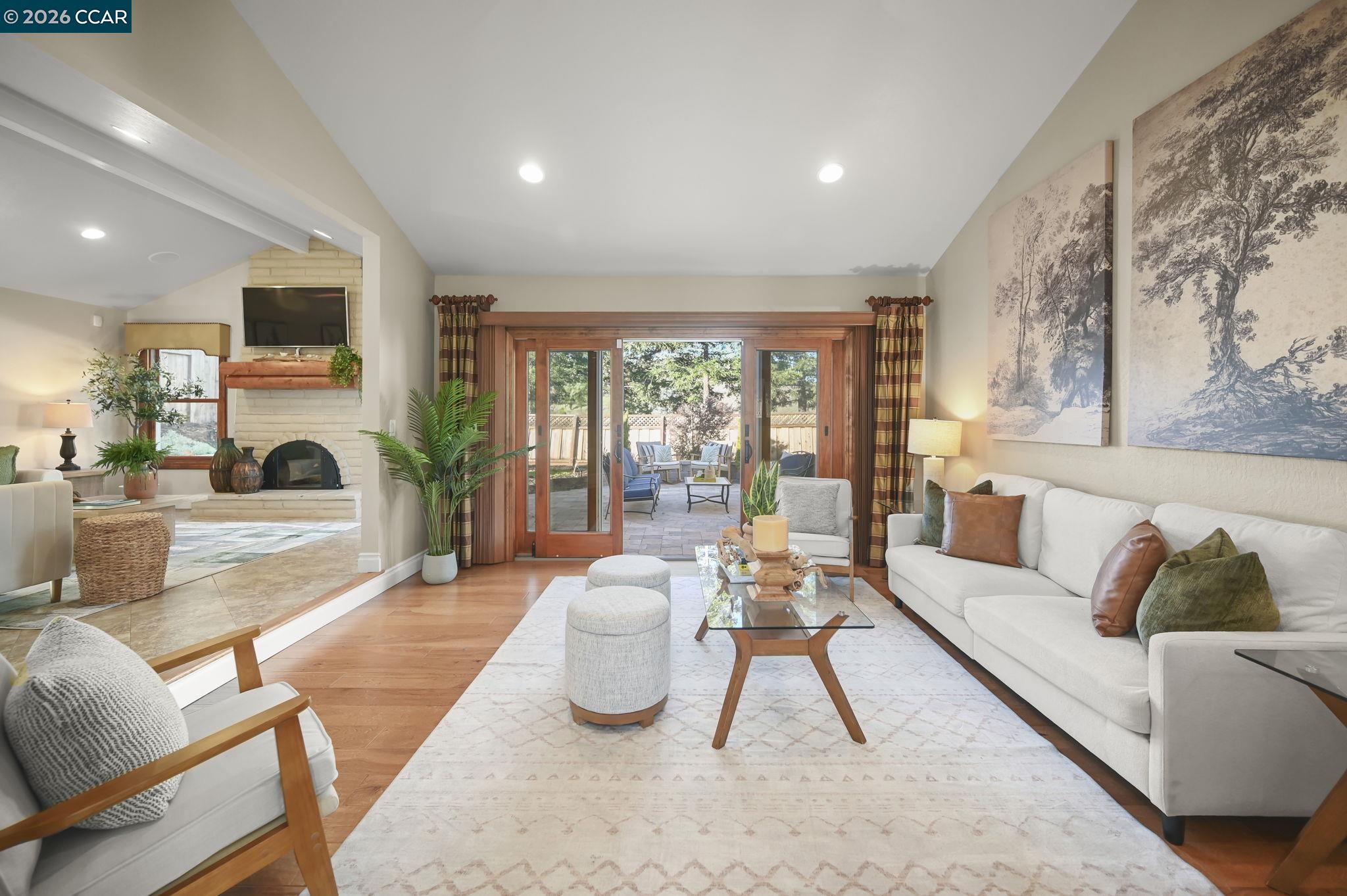 8 Rialto Dr