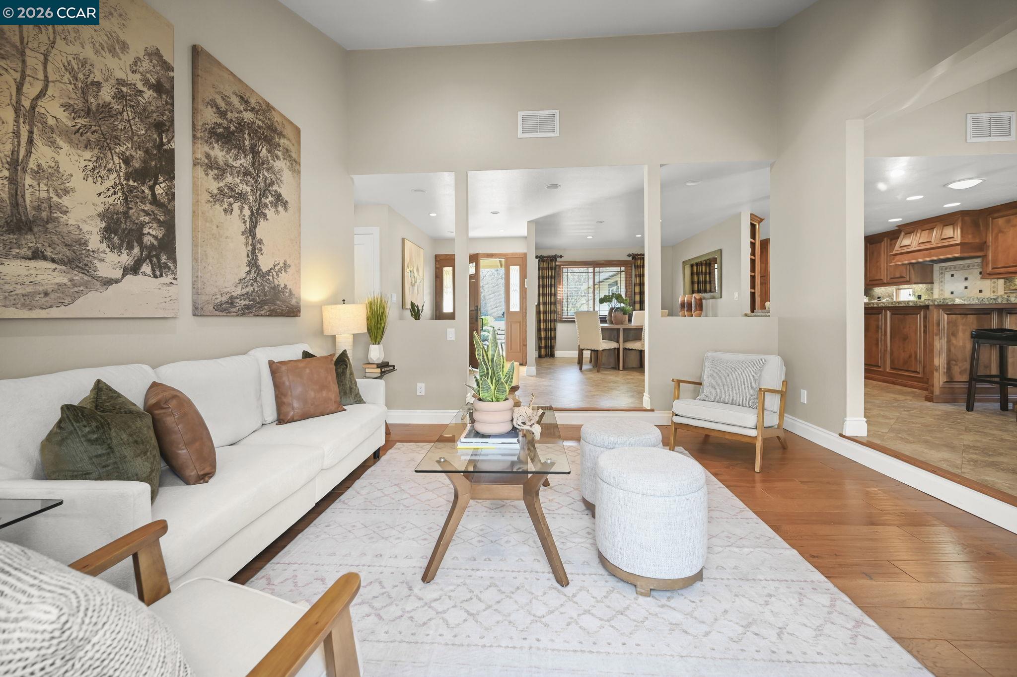 8 Rialto Dr