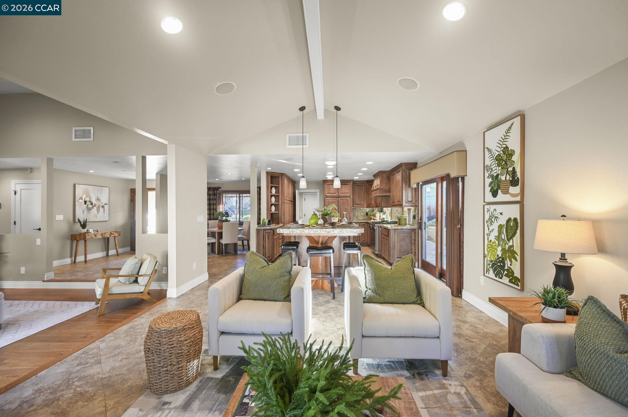 8 Rialto Dr