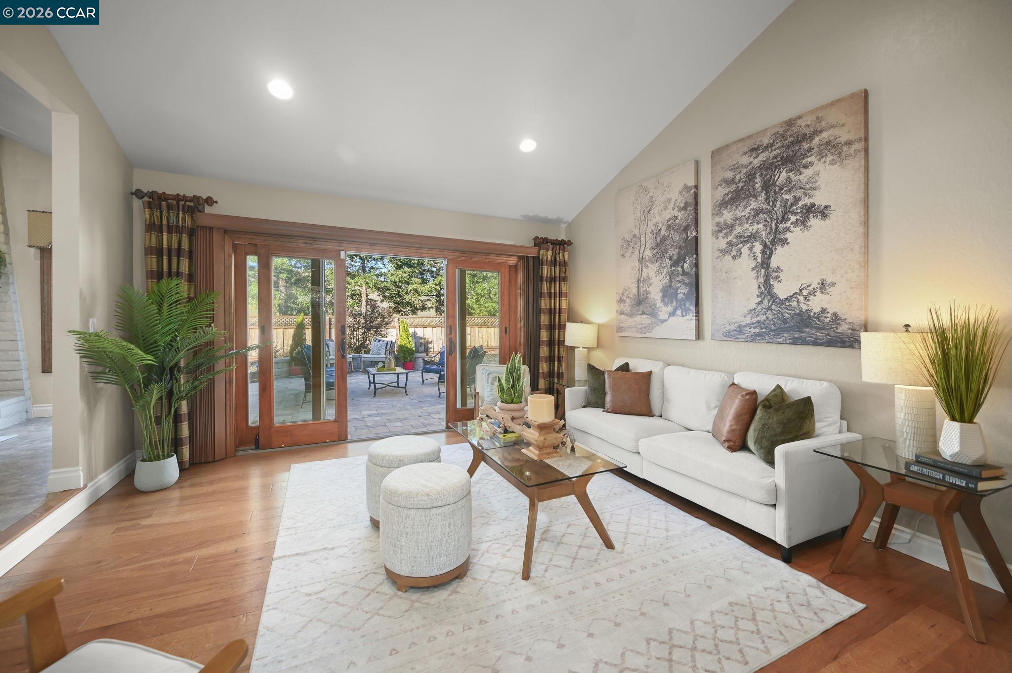 8 Rialto Dr