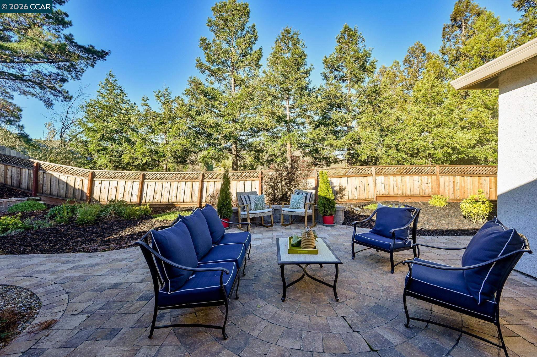 8 Rialto Dr