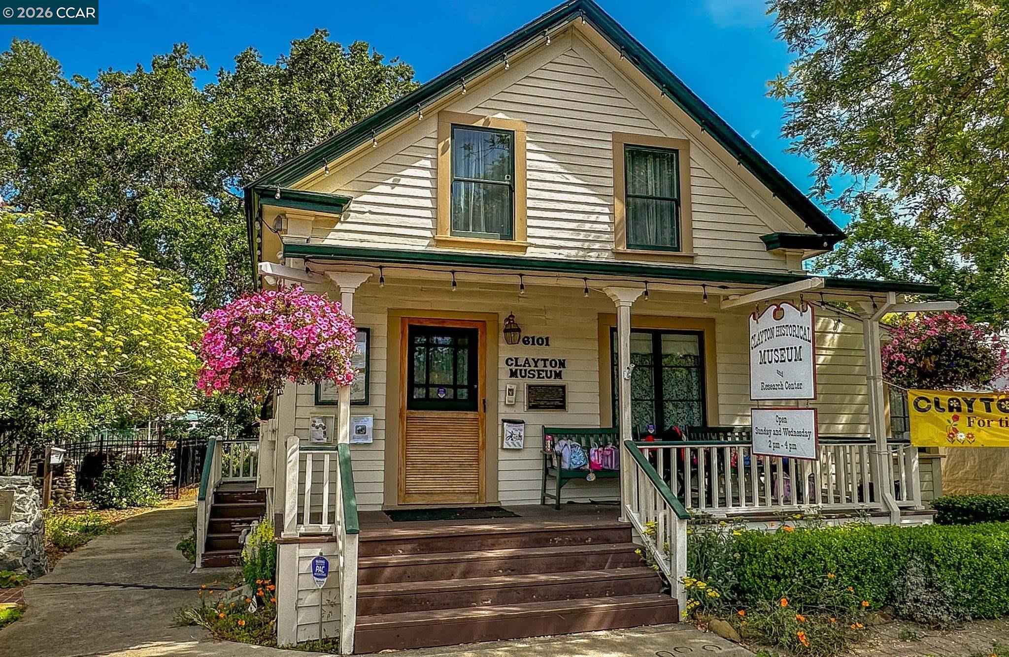 8 Rialto Dr