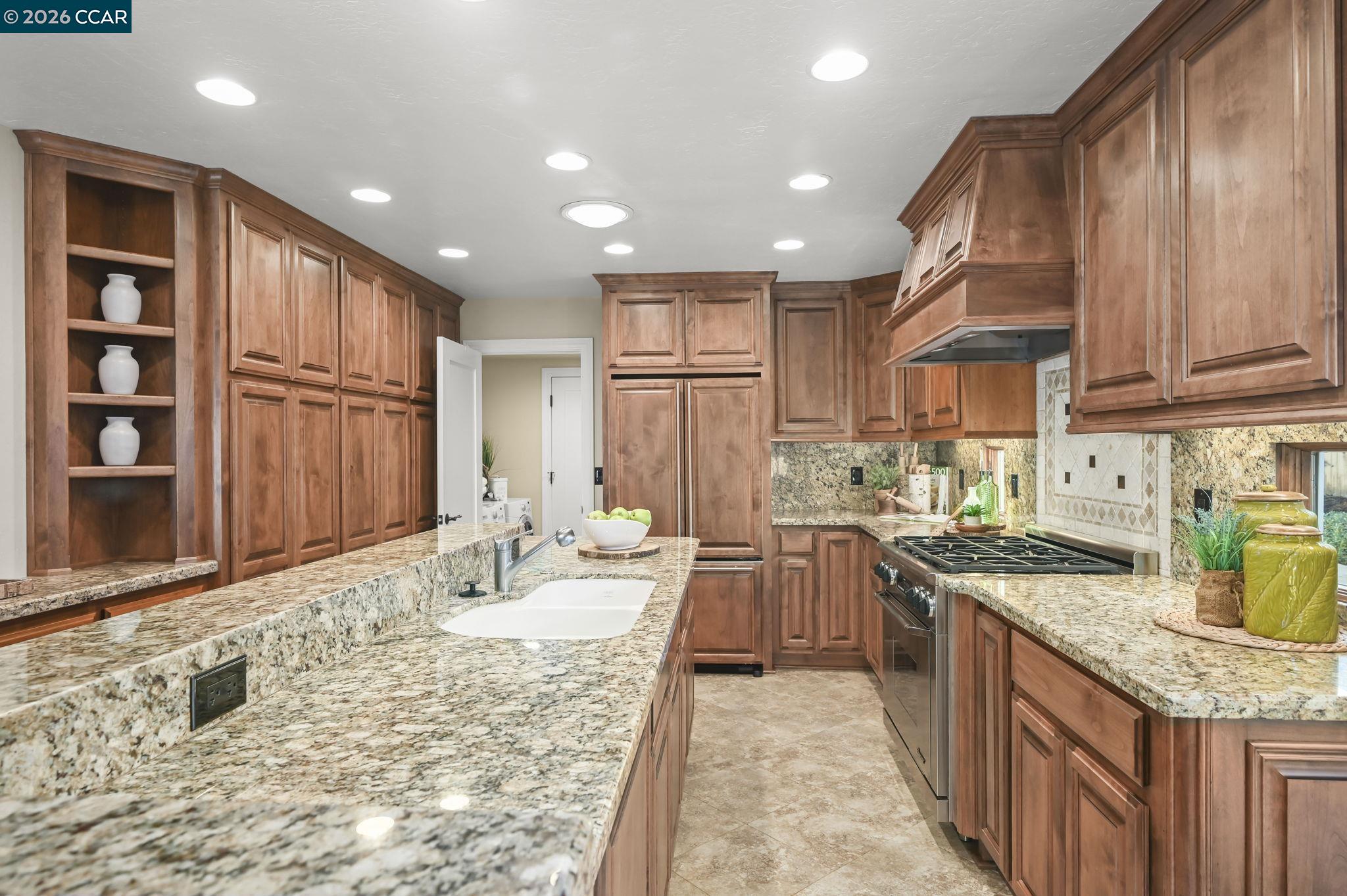 8 Rialto Dr