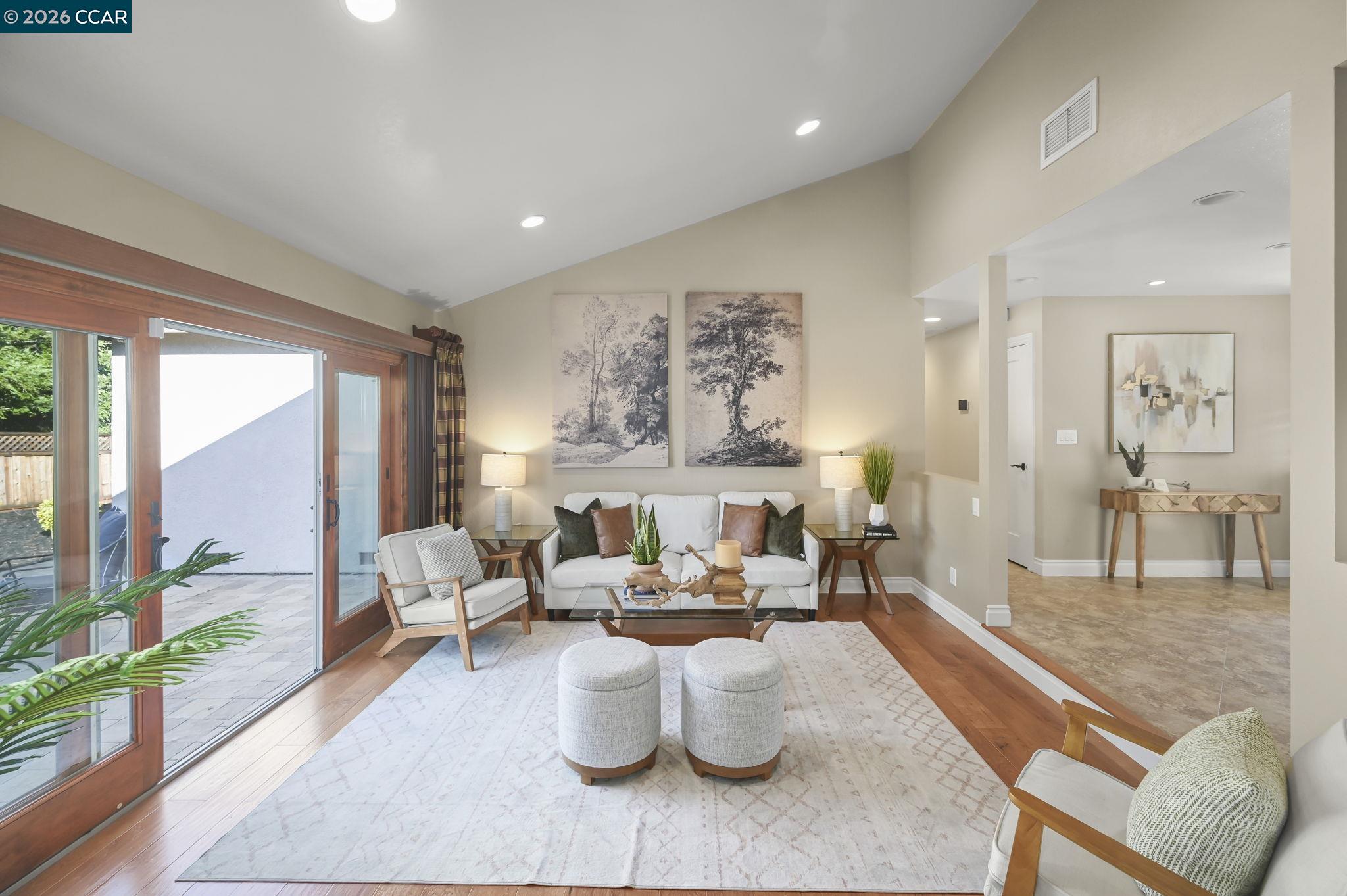 8 Rialto Dr