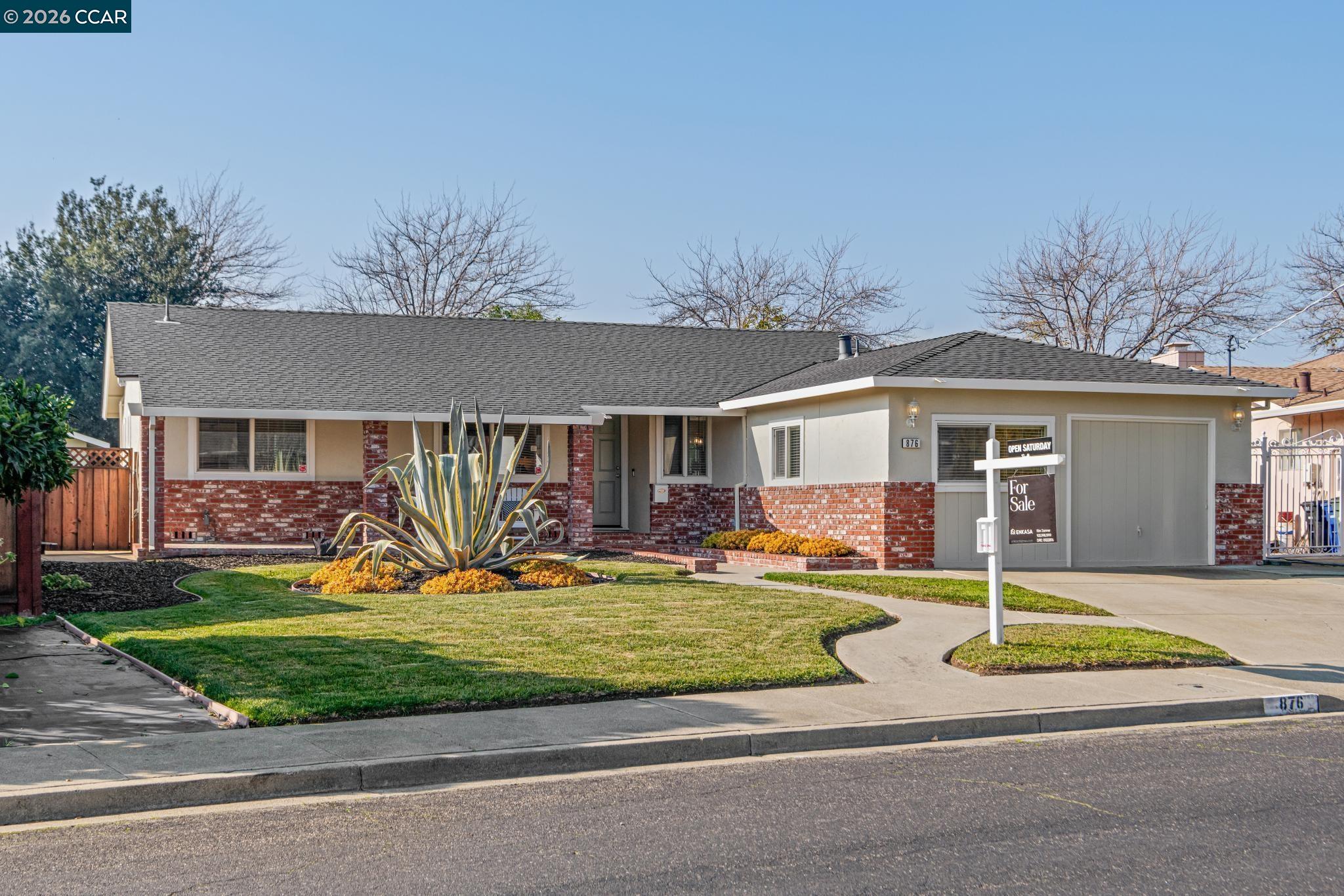 876 Santa Ana Dr