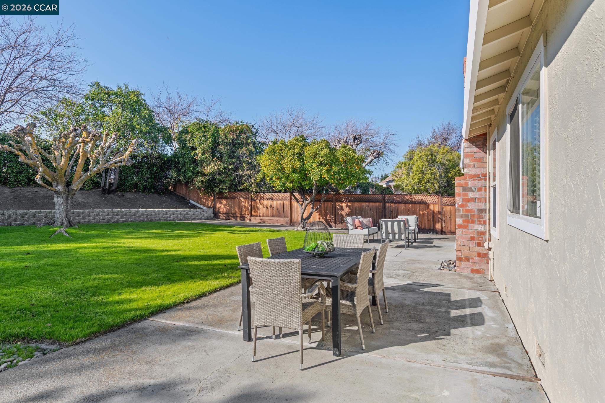876 Santa Ana Dr