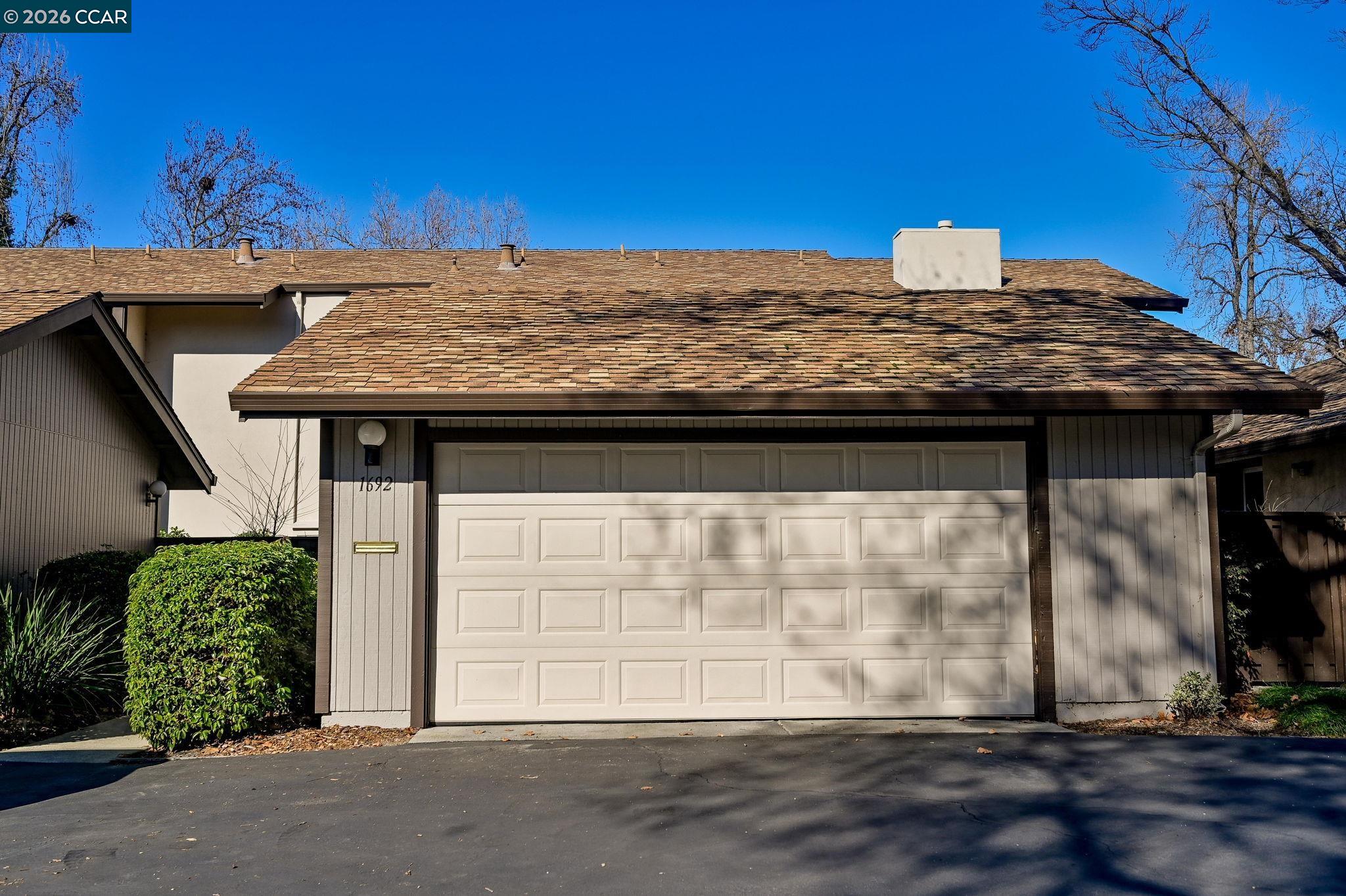 1692 Countrywood Ct