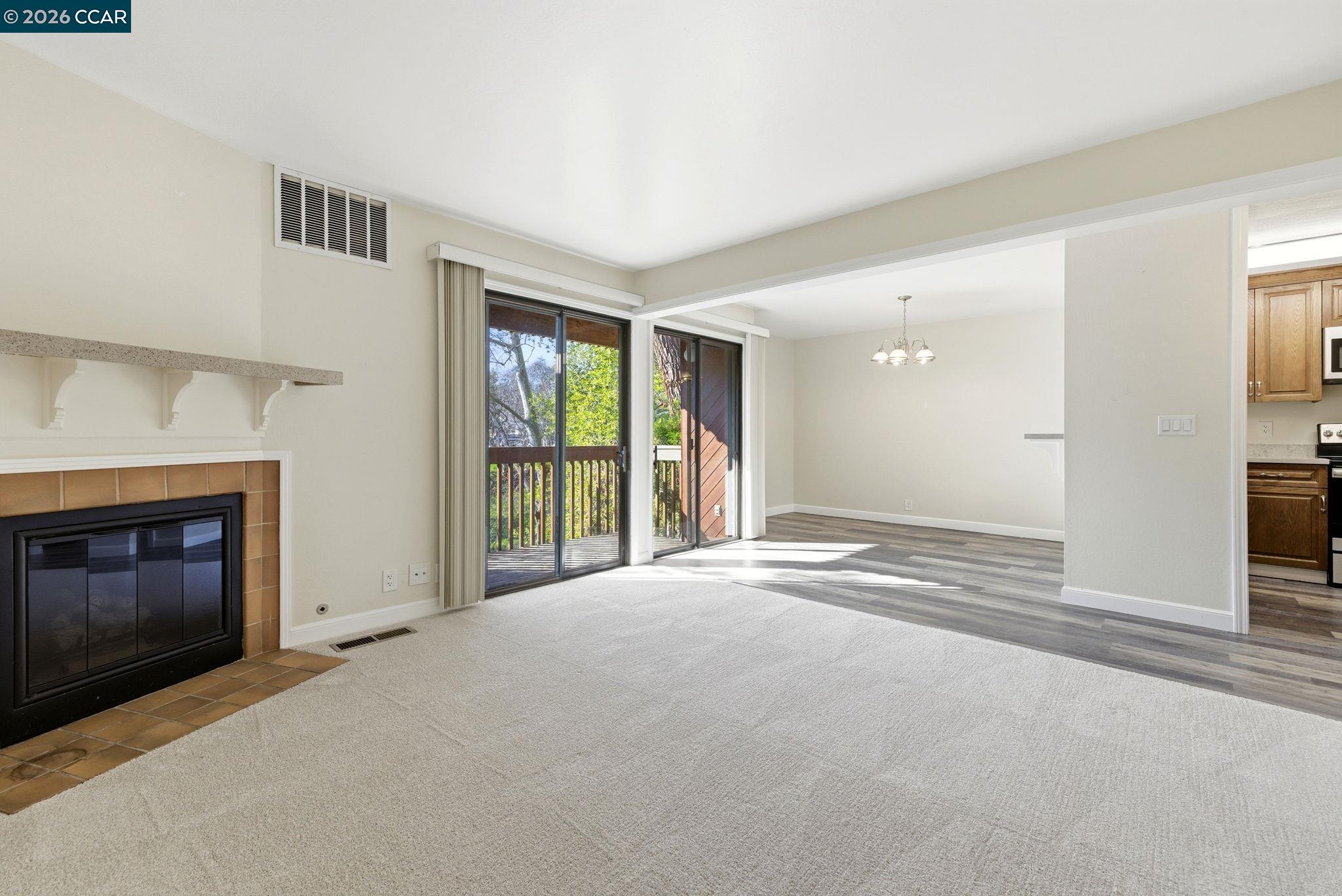 1761 Carmel Dr # 203