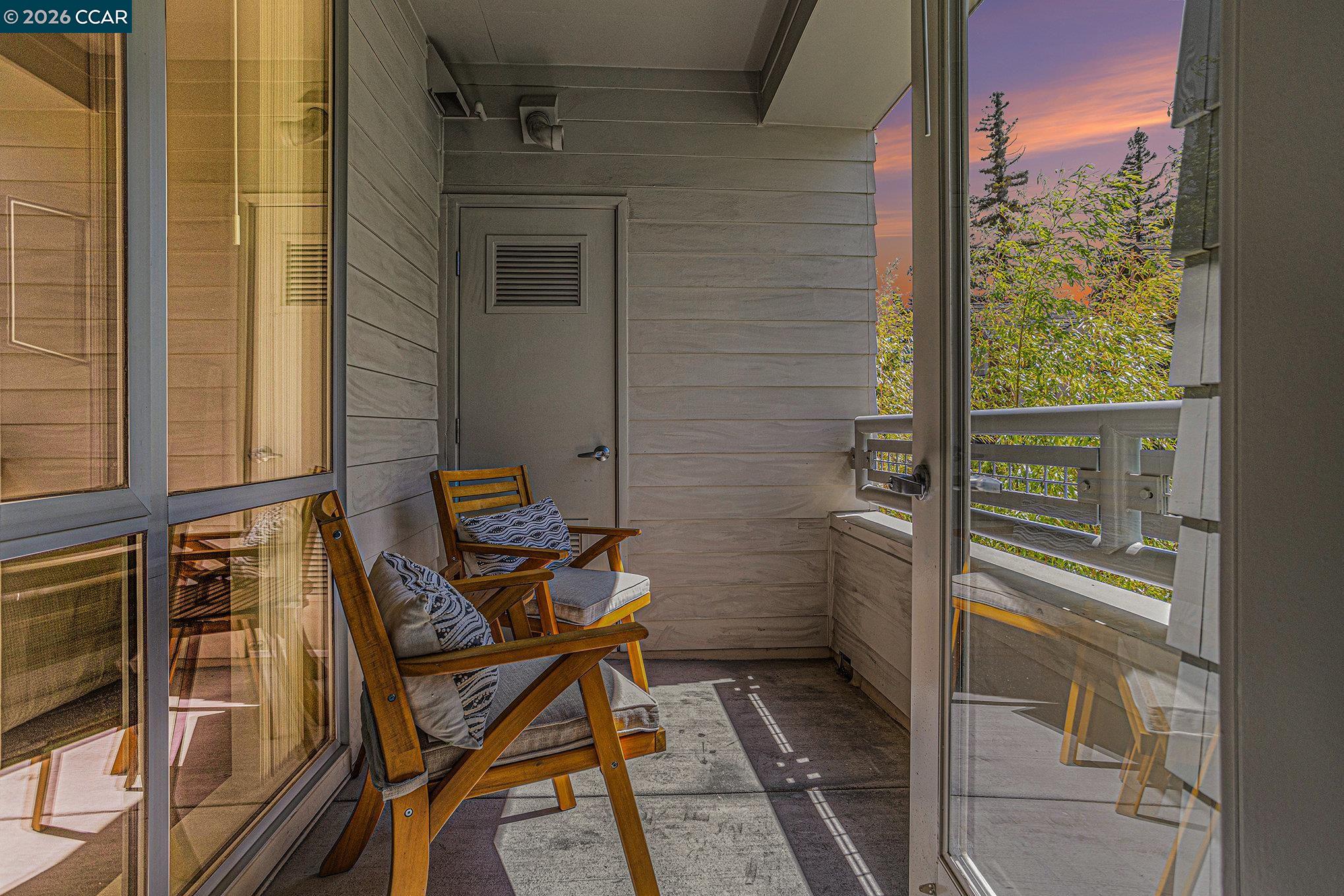 1655 N California Blvd # 338