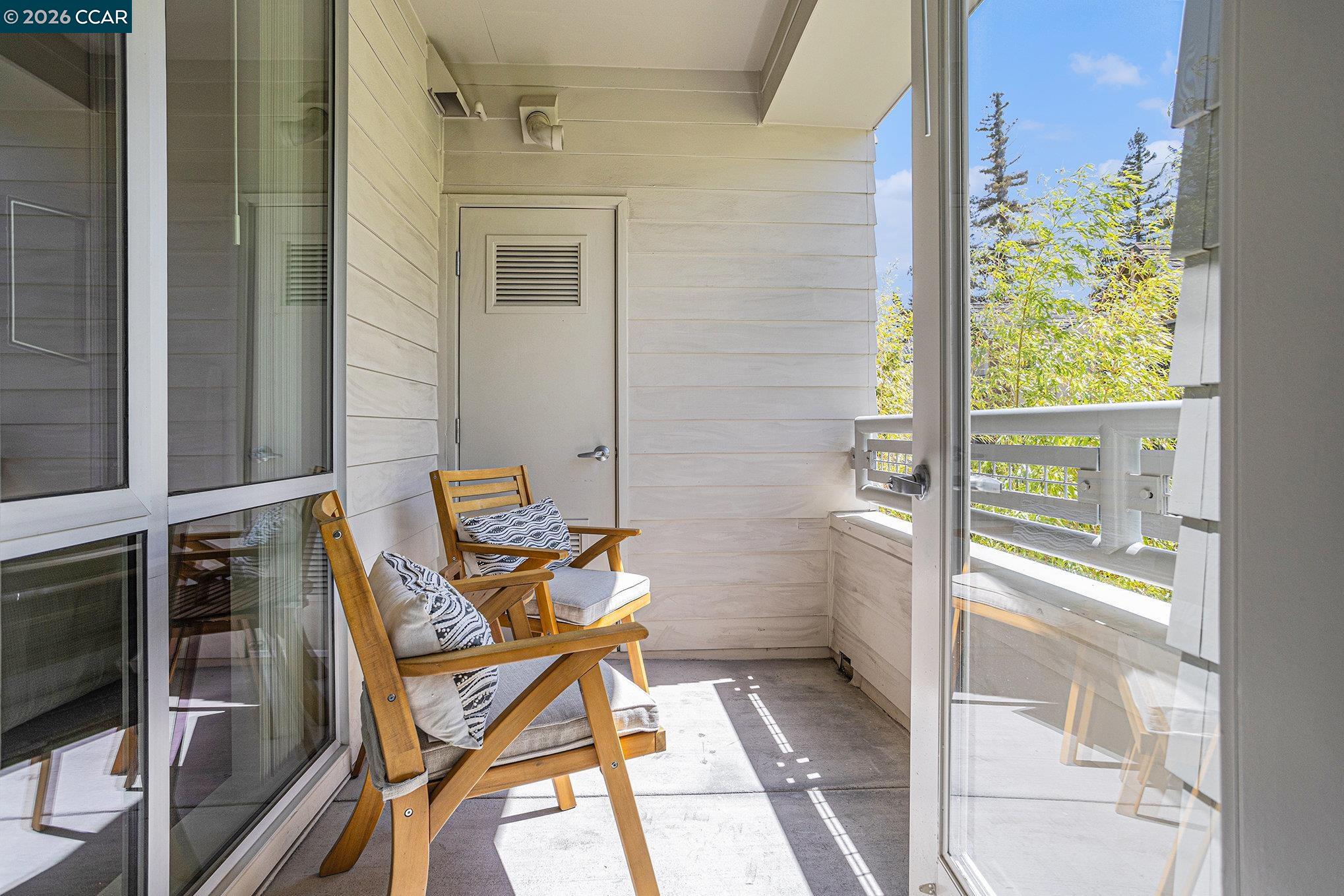 1655 N California Blvd # 338