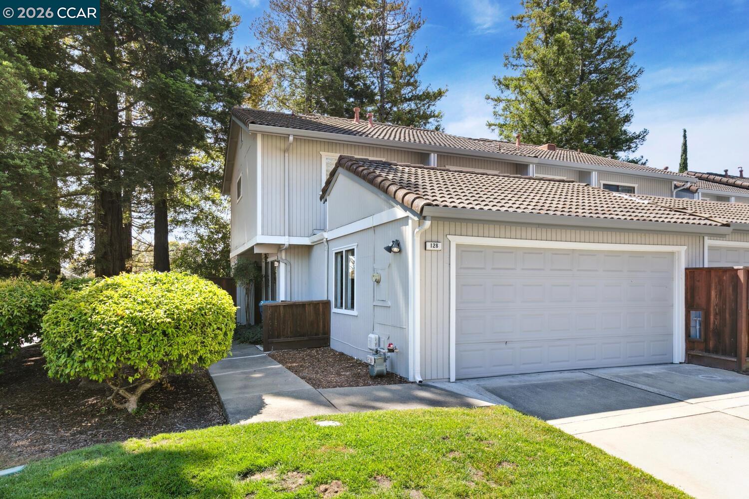 128 Via Cabrera Ln