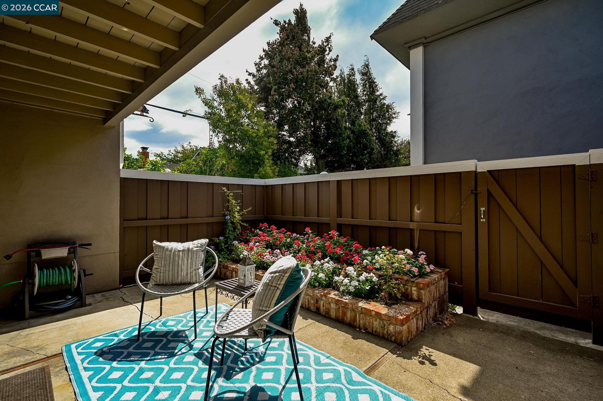 1218 Hookston Rd