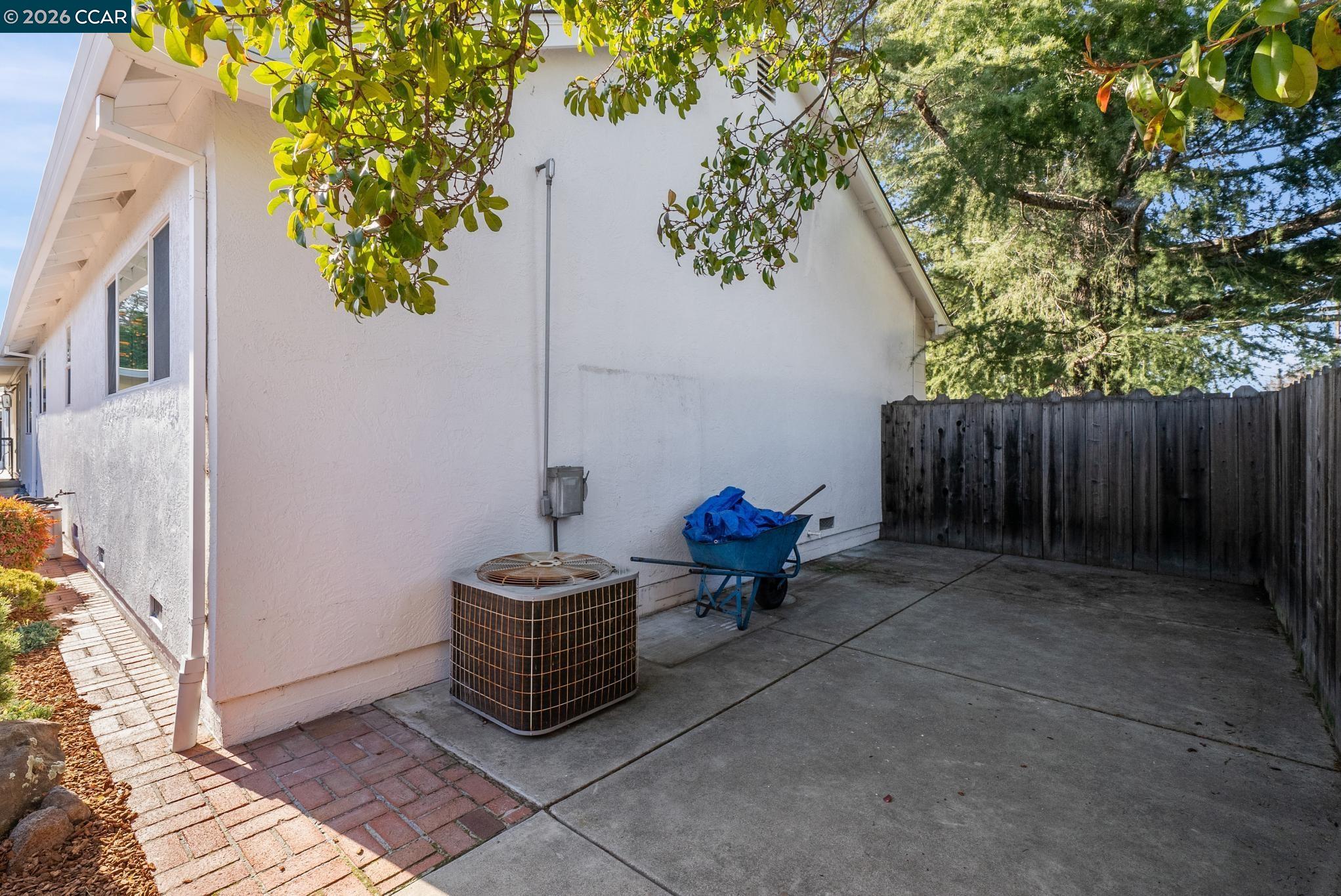 3770 Boxwood Ct
