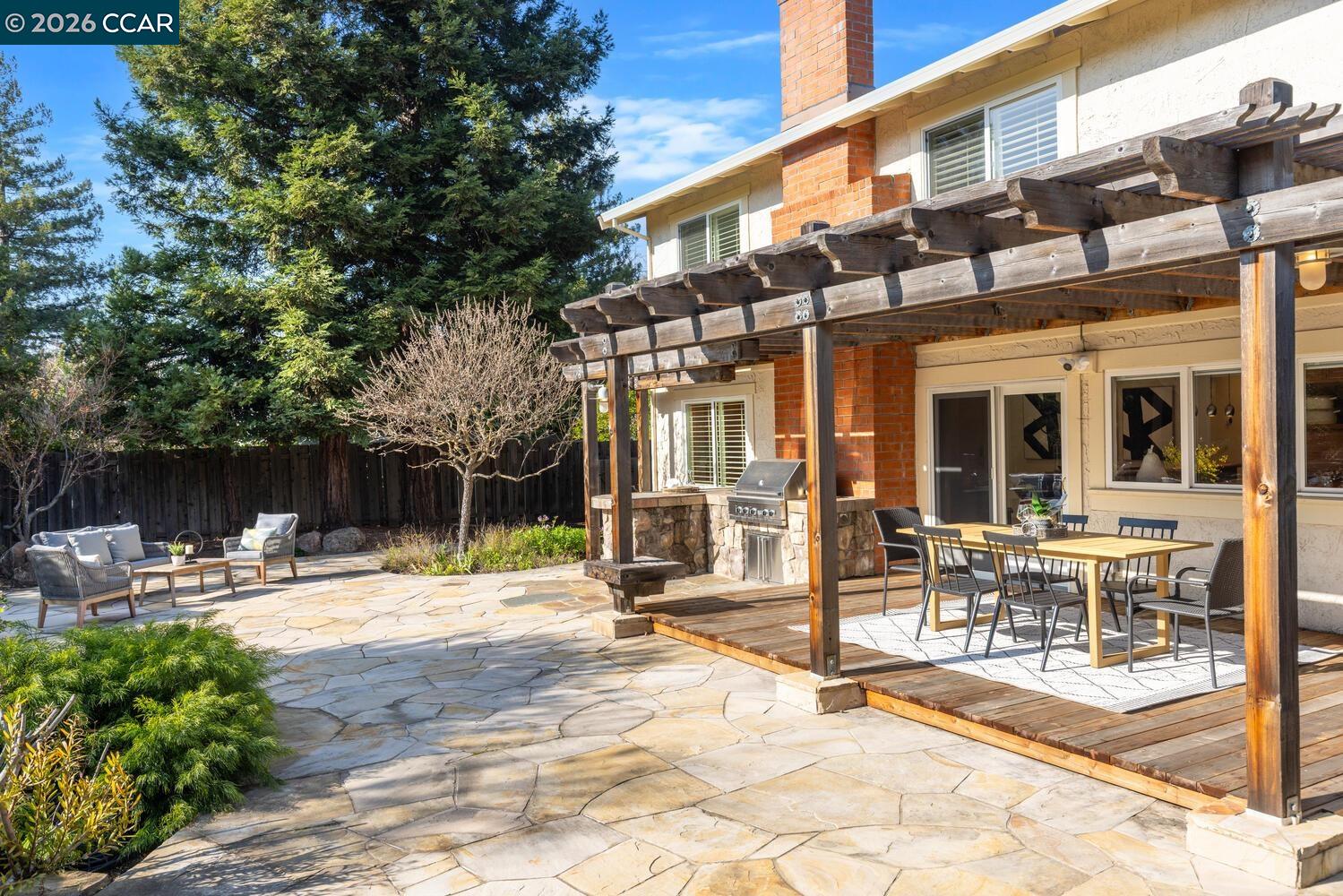 1555 Pebblebrook Ct