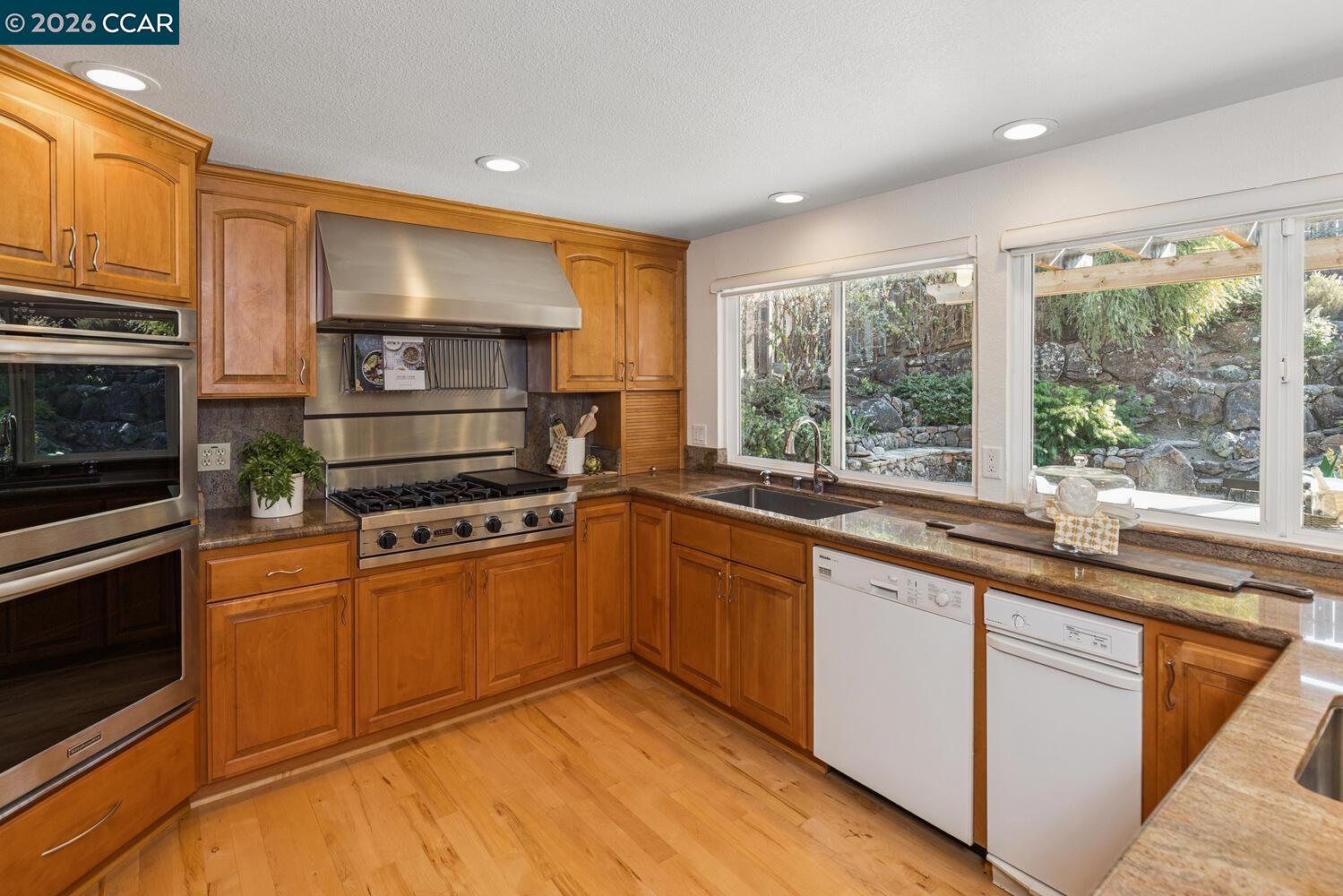 1555 Pebblebrook Ct