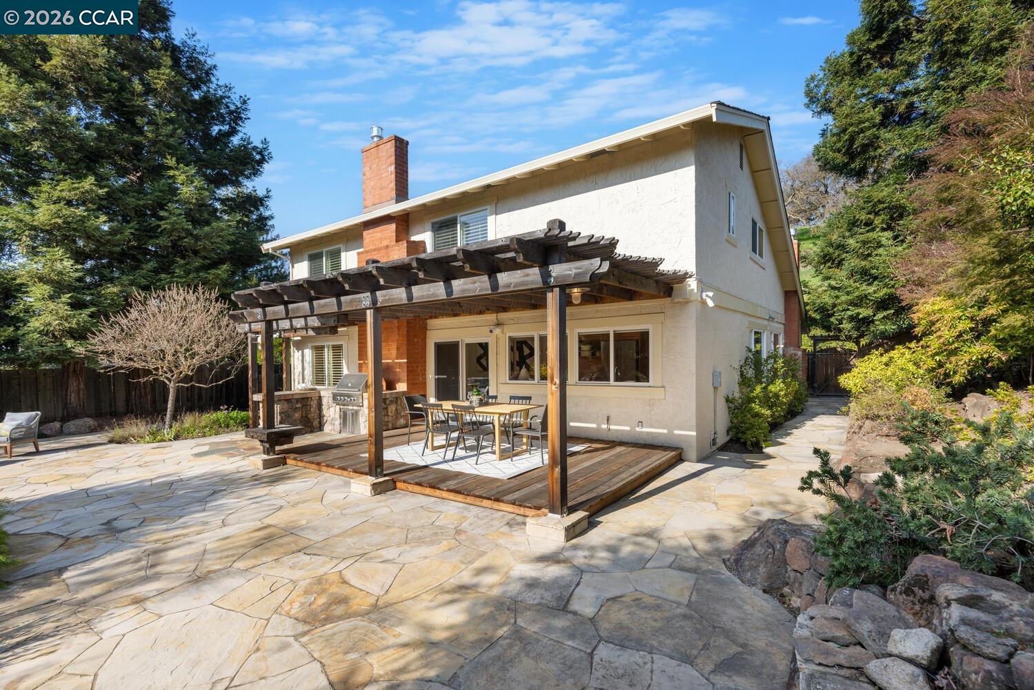 1555 Pebblebrook Ct