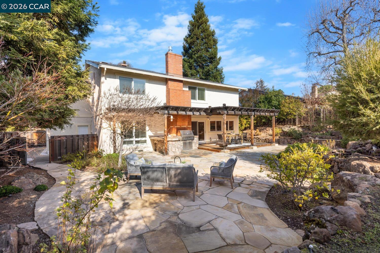1555 Pebblebrook Ct