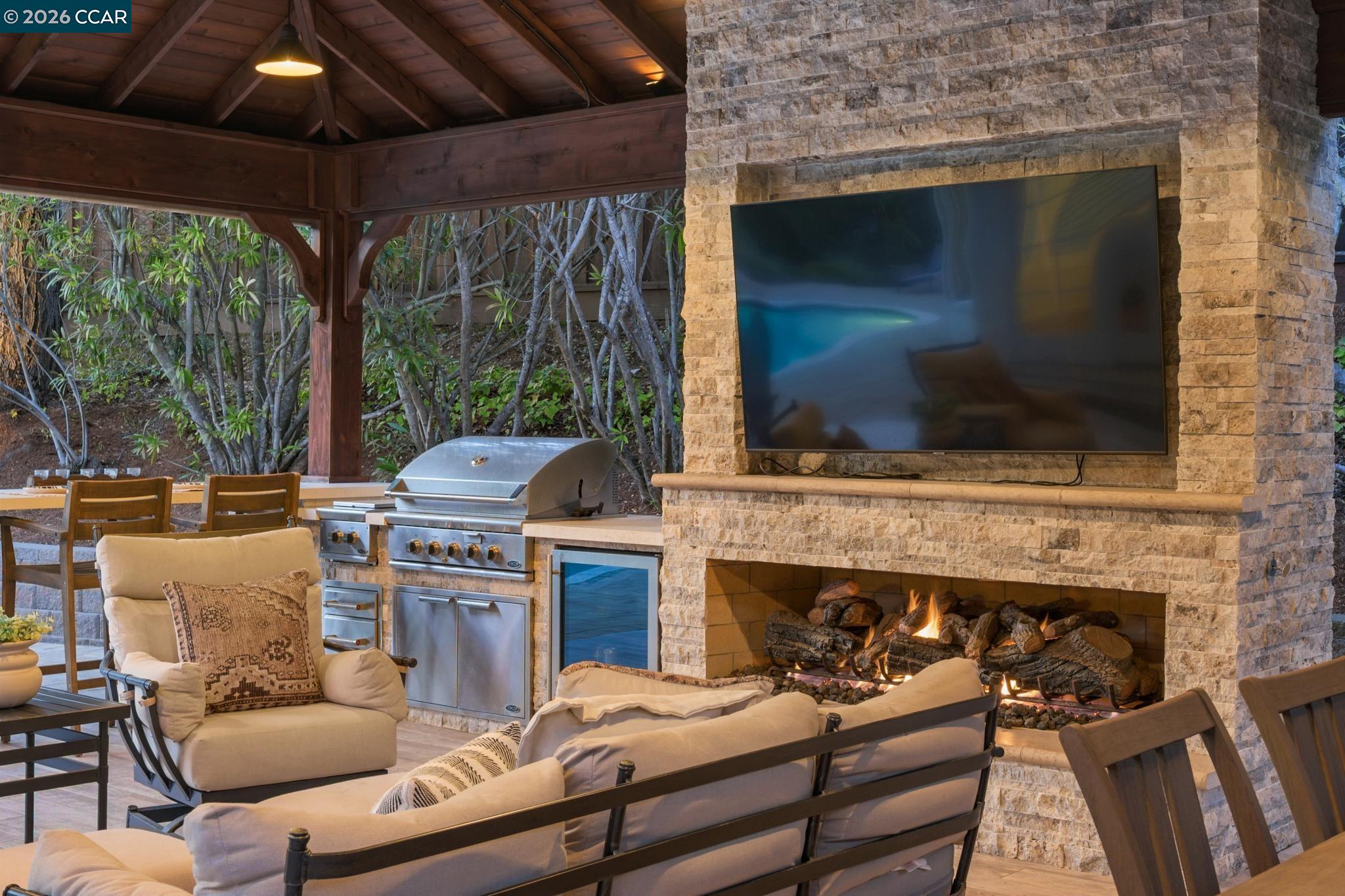 131 Pebble Ln