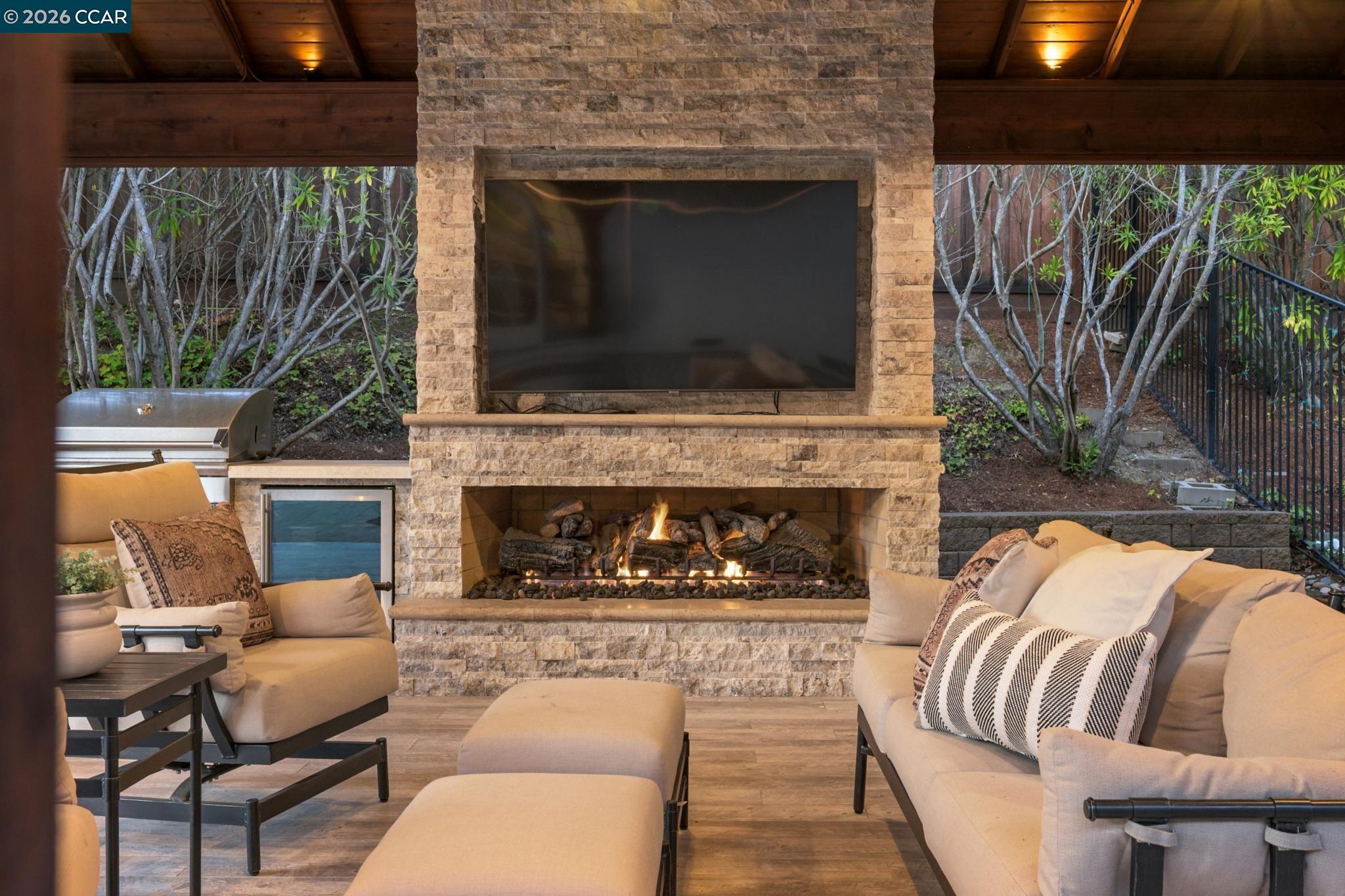 131 Pebble Ln