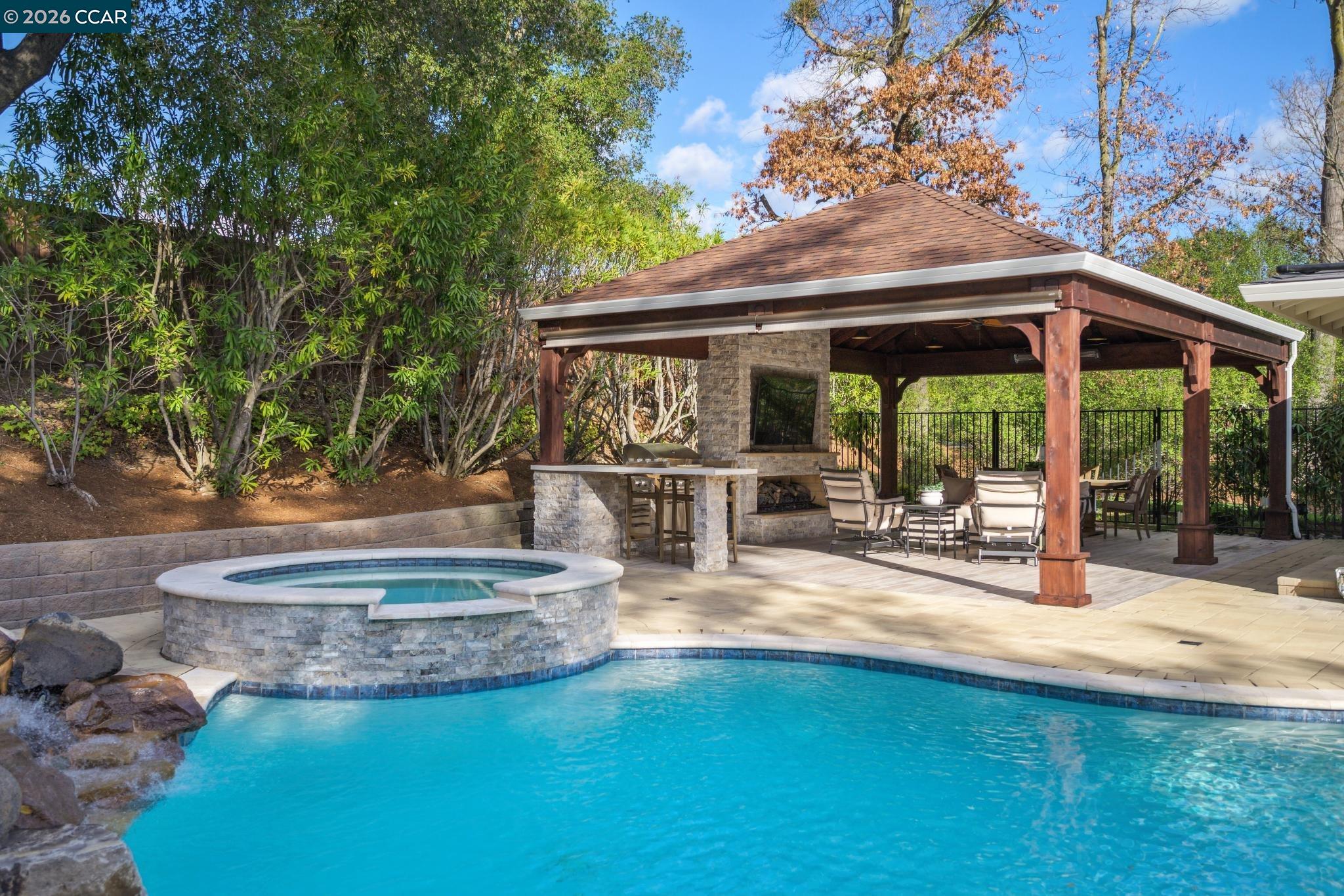 131 Pebble Ln