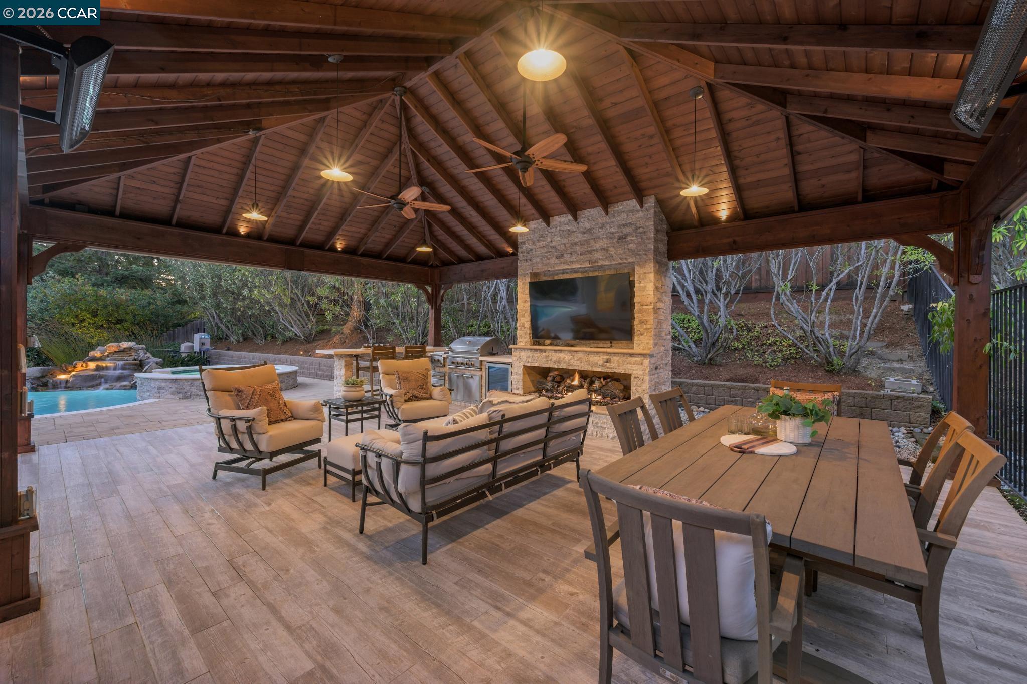 131 Pebble Ln