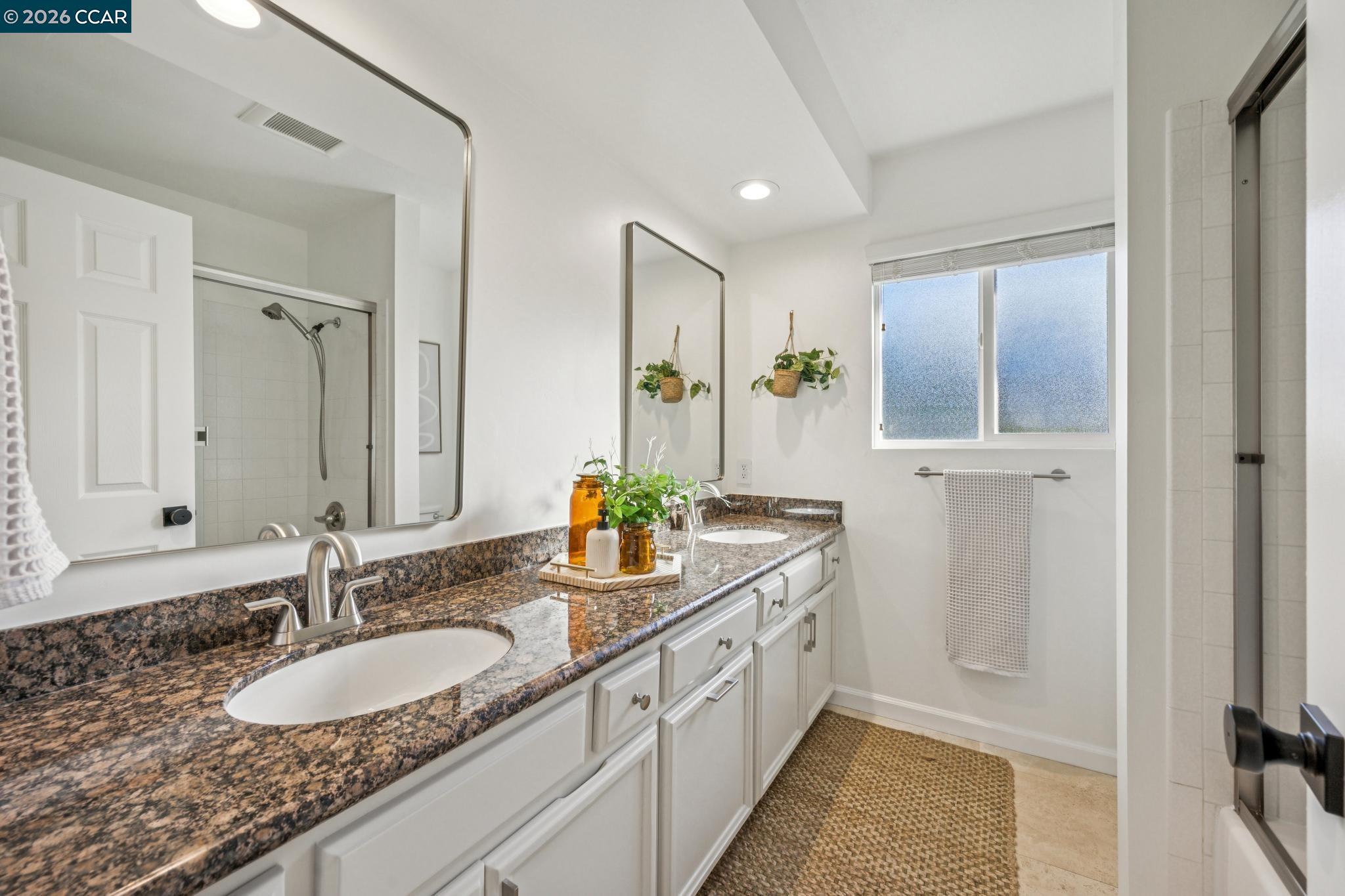 131 Pebble Ln