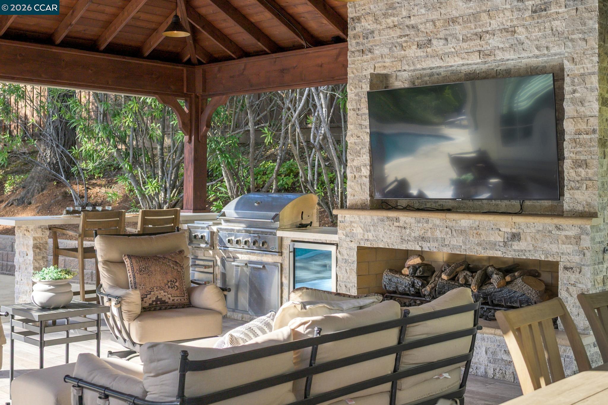 131 Pebble Ln
