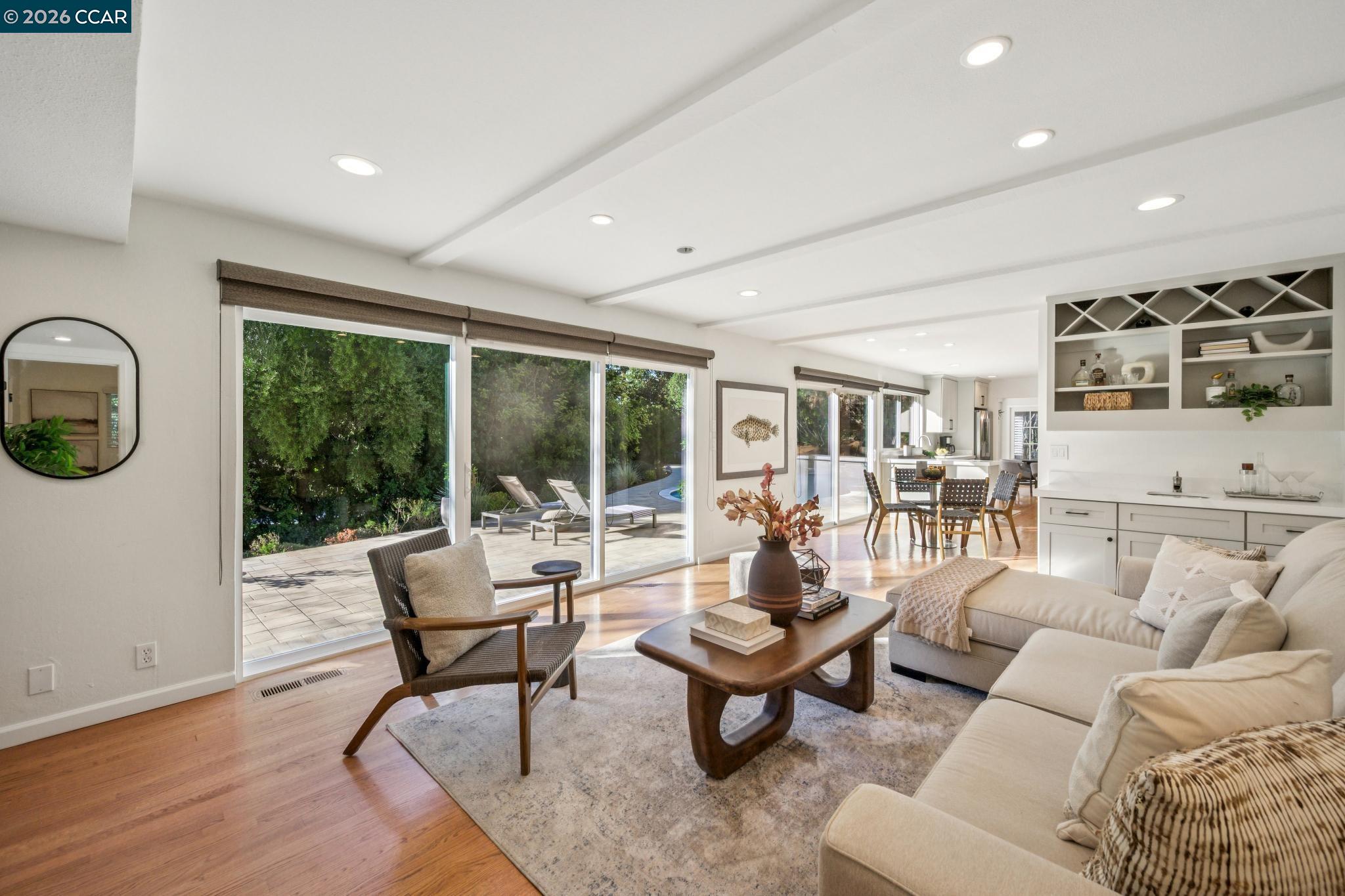 131 Pebble Ln