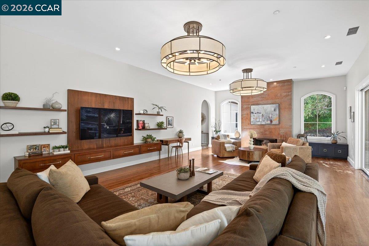 20 Monticello Ct