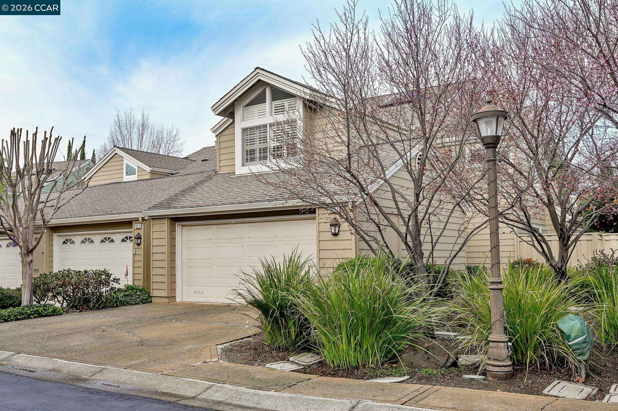 1827 Stratton Cir