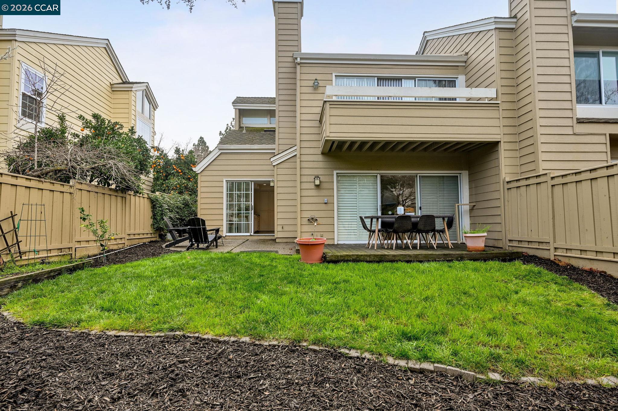 1827 Stratton Cir