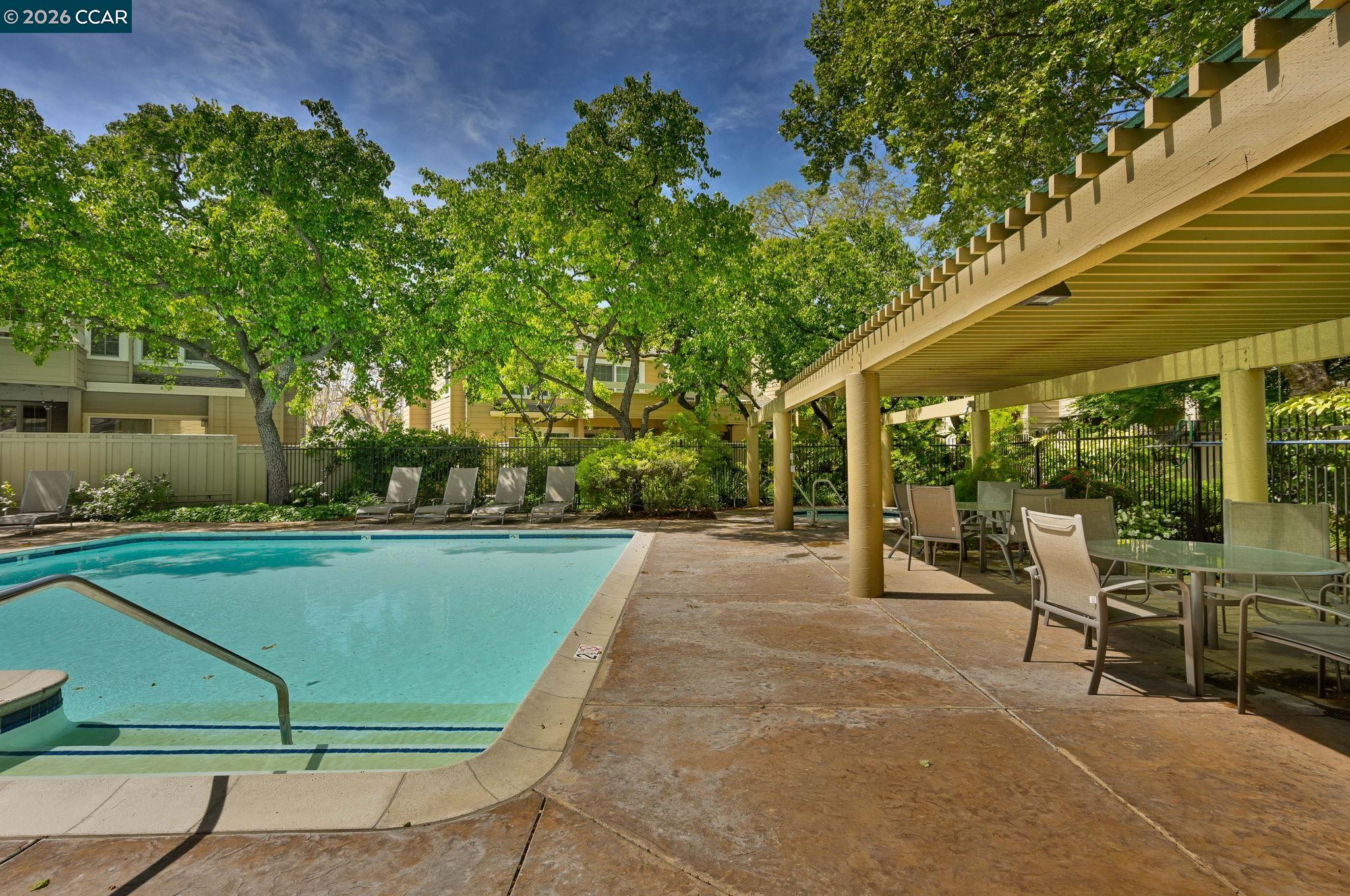 1827 Stratton Cir