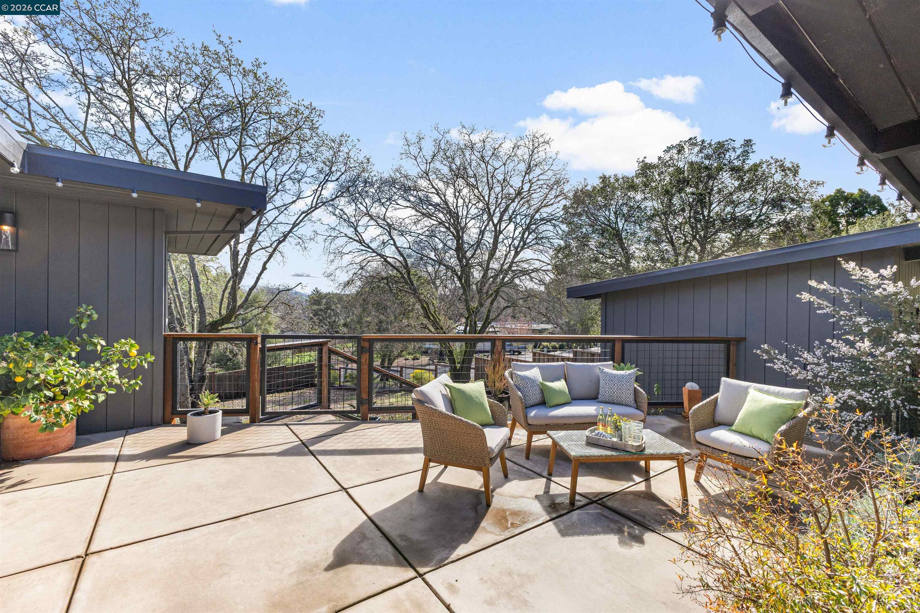 151 Montecito Crescent