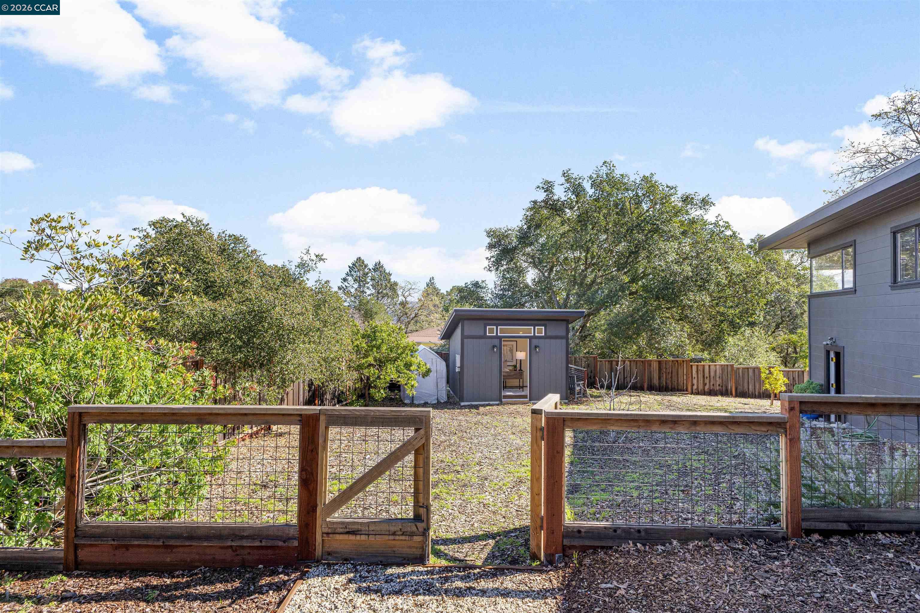 151 Montecito Crescent