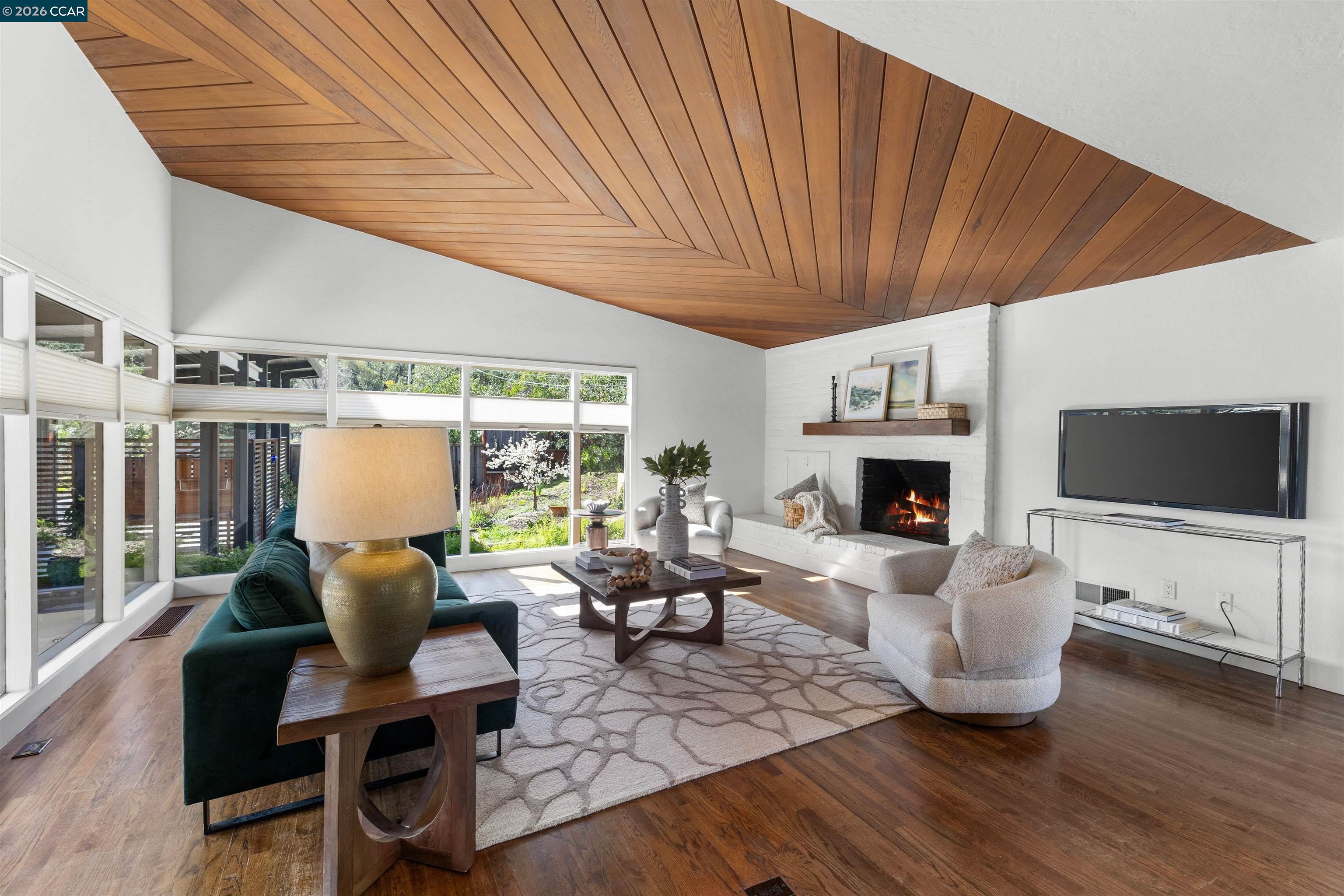 151 Montecito Crescent