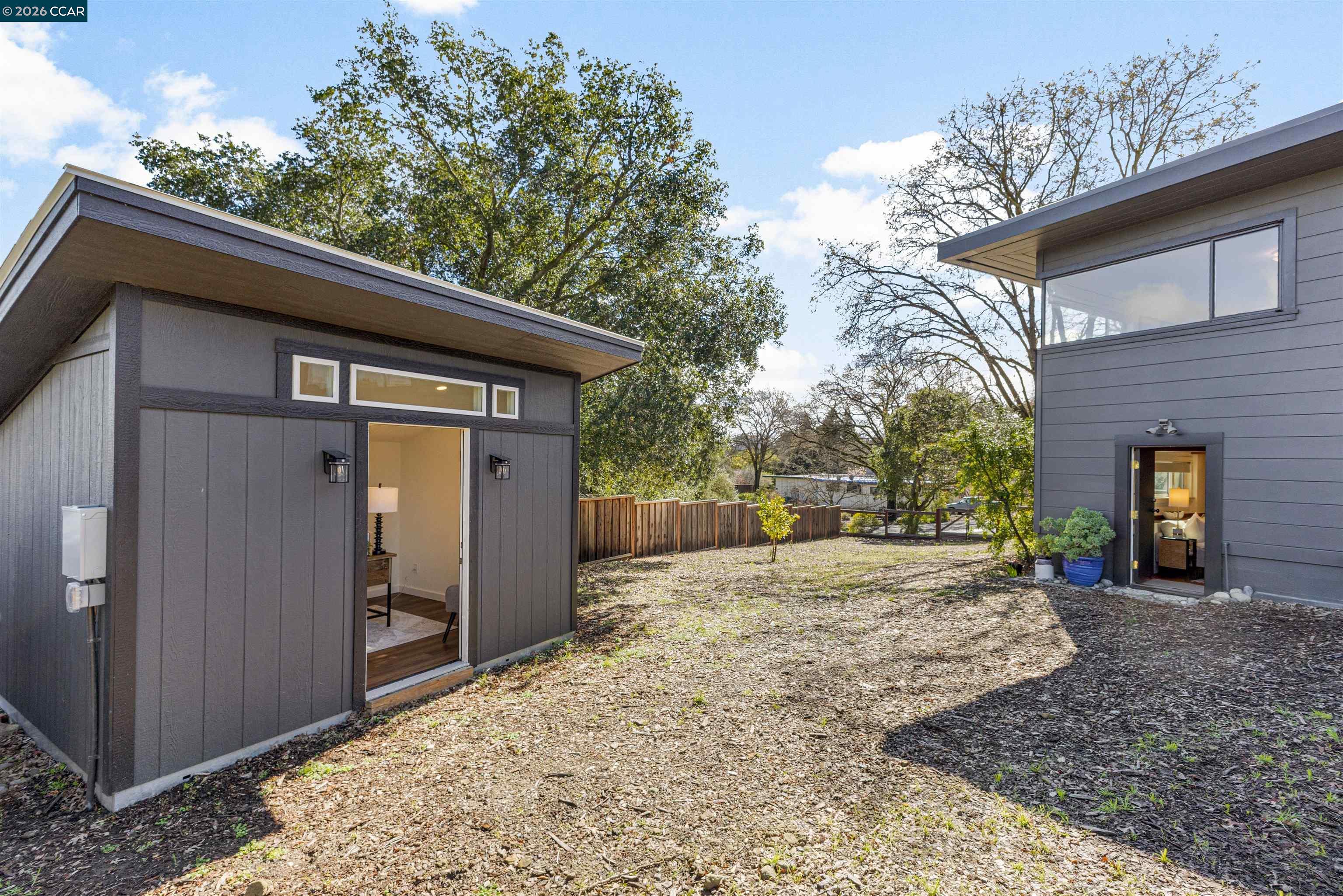 151 Montecito Crescent