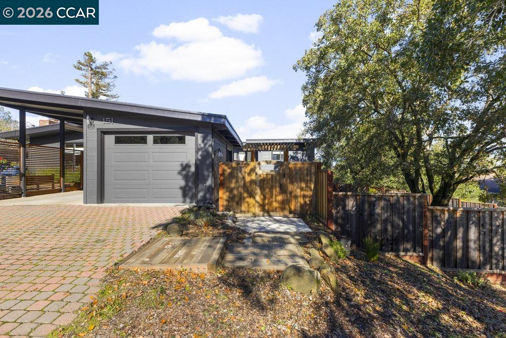 151 Montecito Crescent