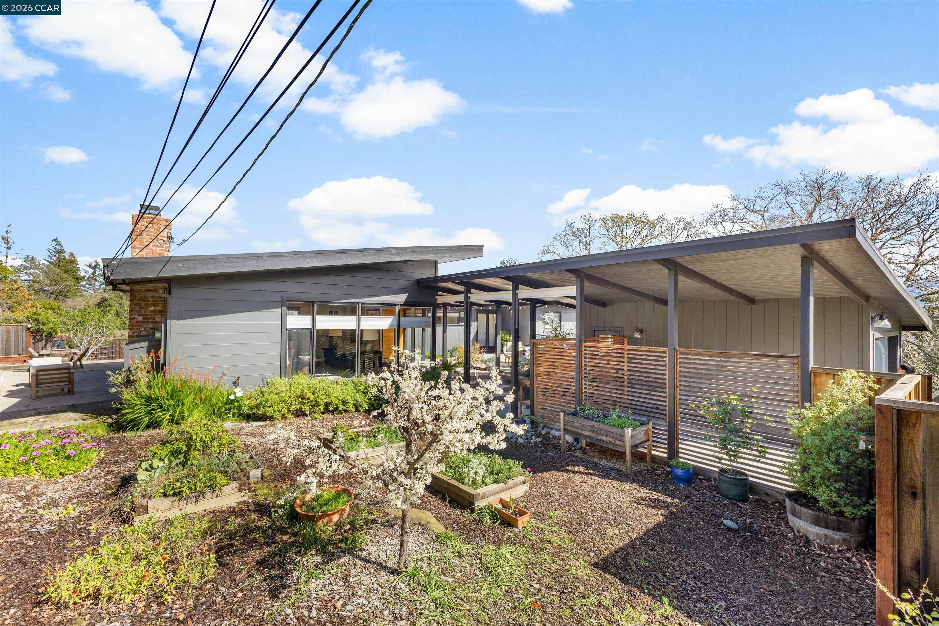 151 Montecito Crescent