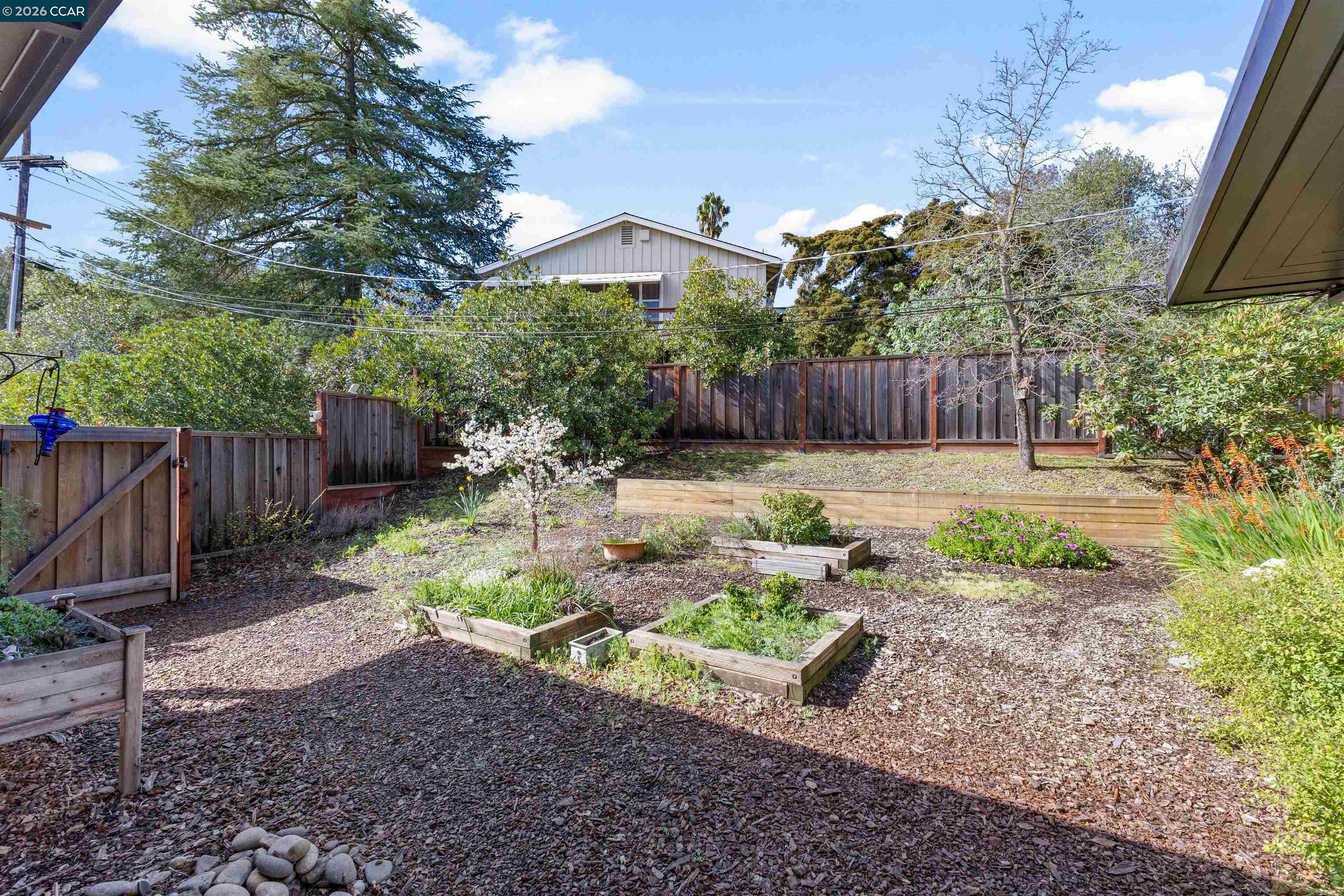 151 Montecito Crescent