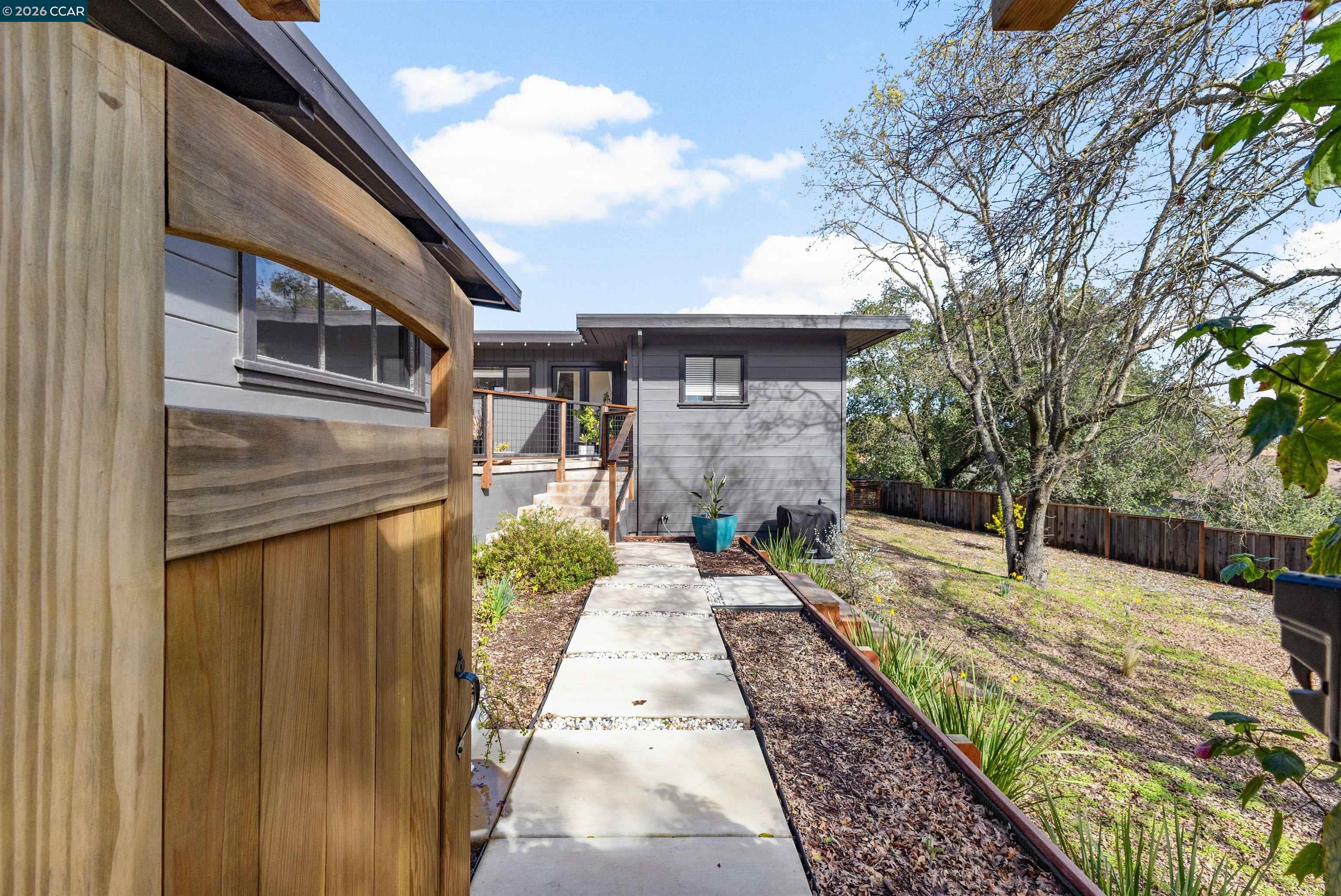 151 Montecito Crescent