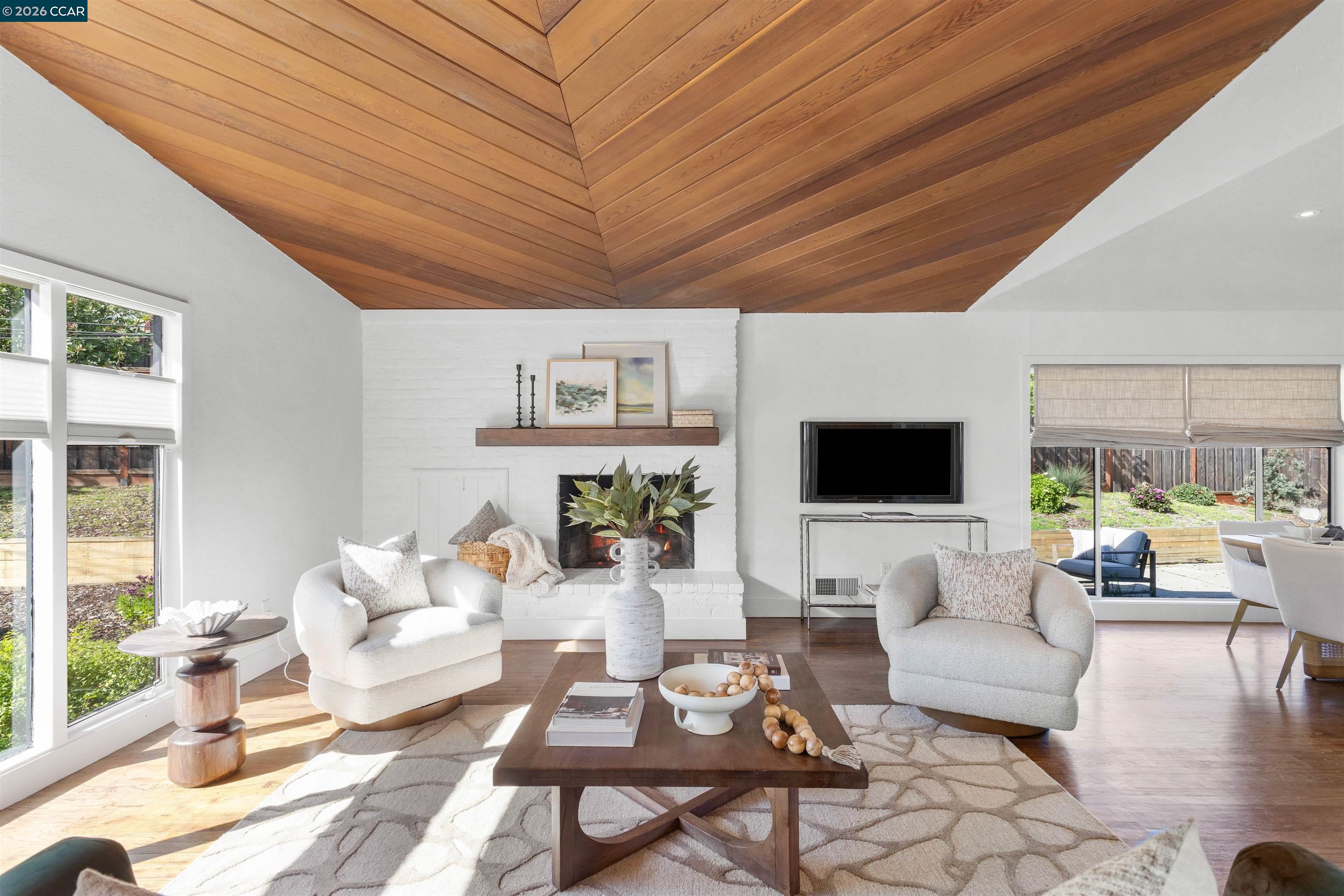 151 Montecito Crescent
