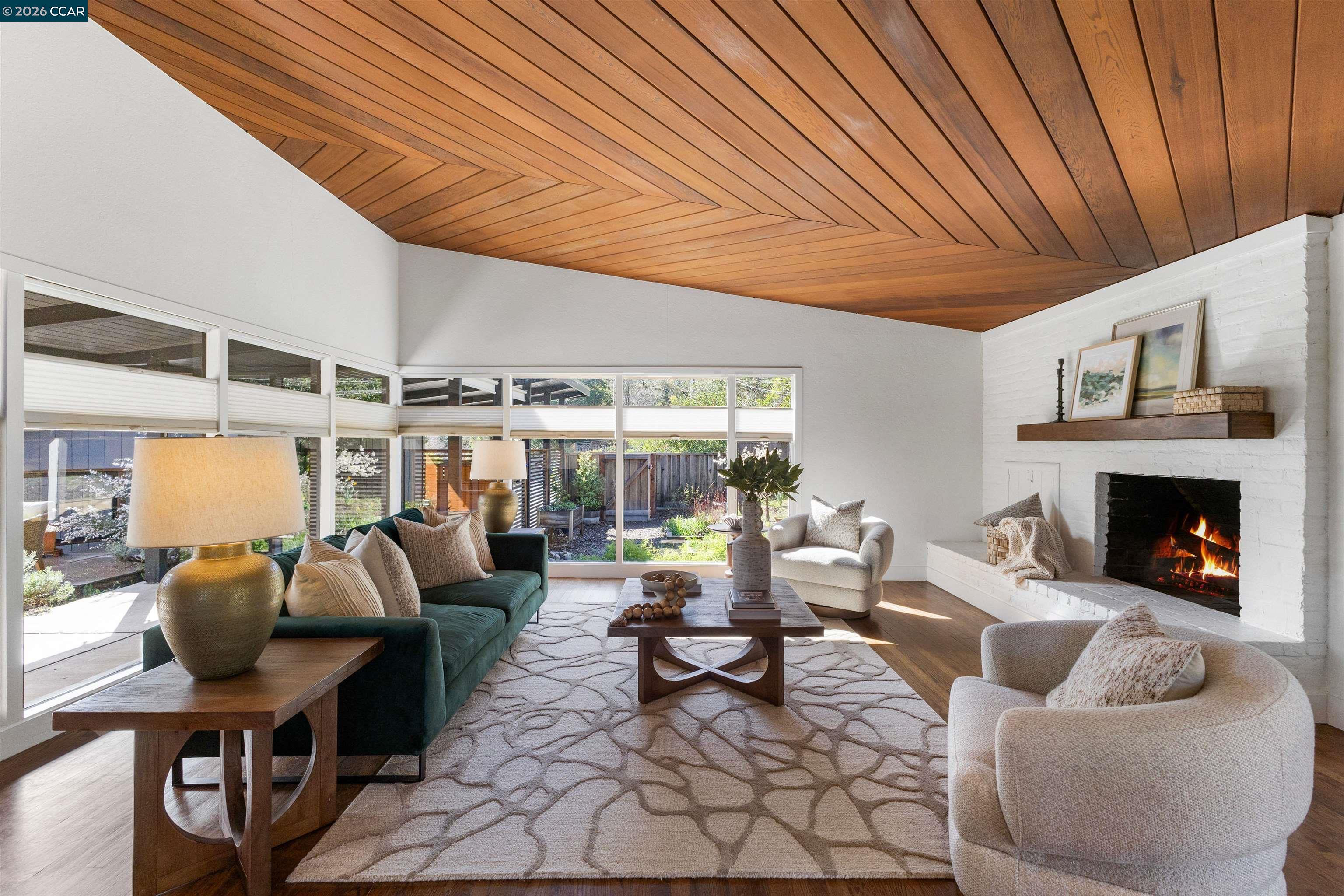151 Montecito Crescent