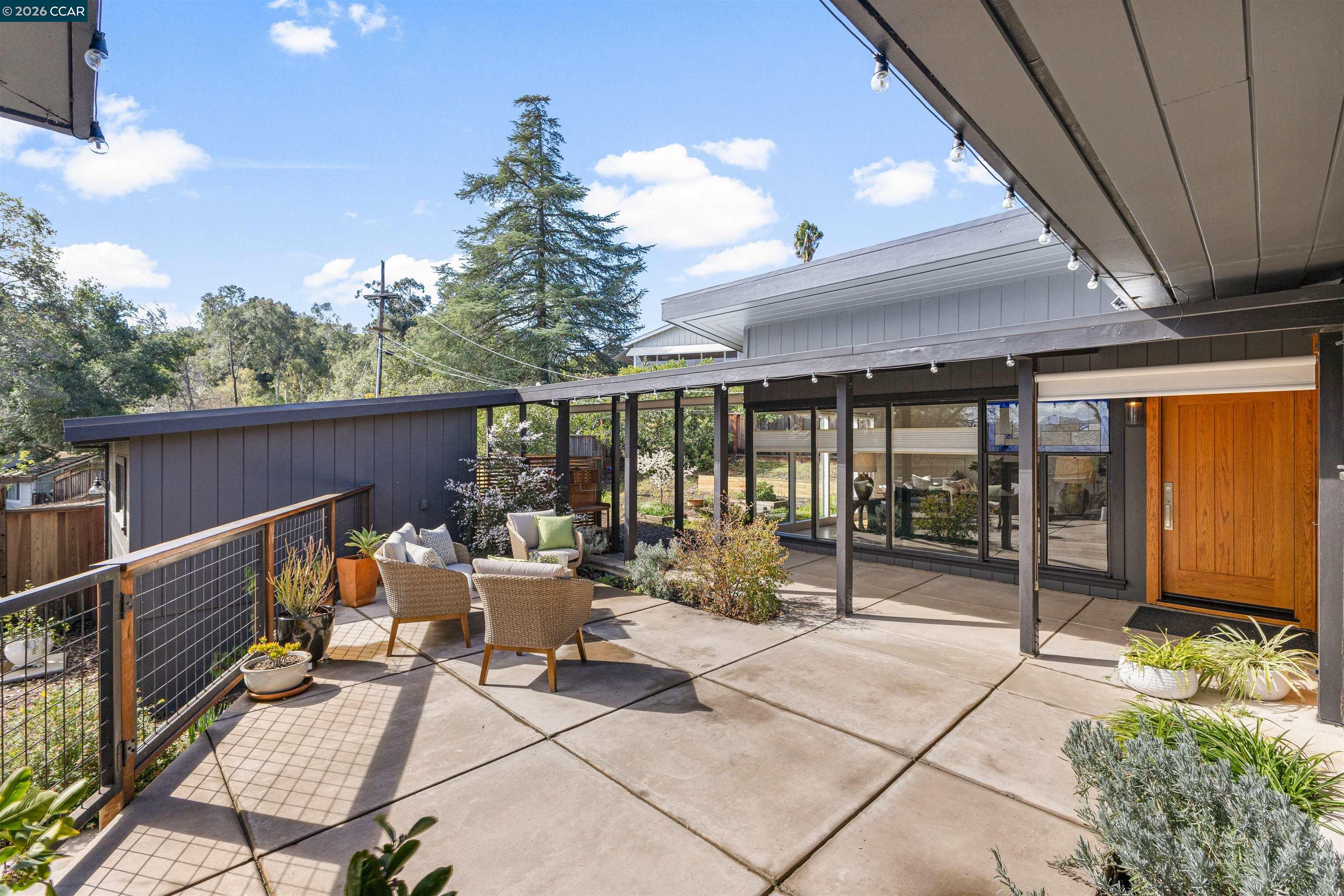 151 Montecito Crescent