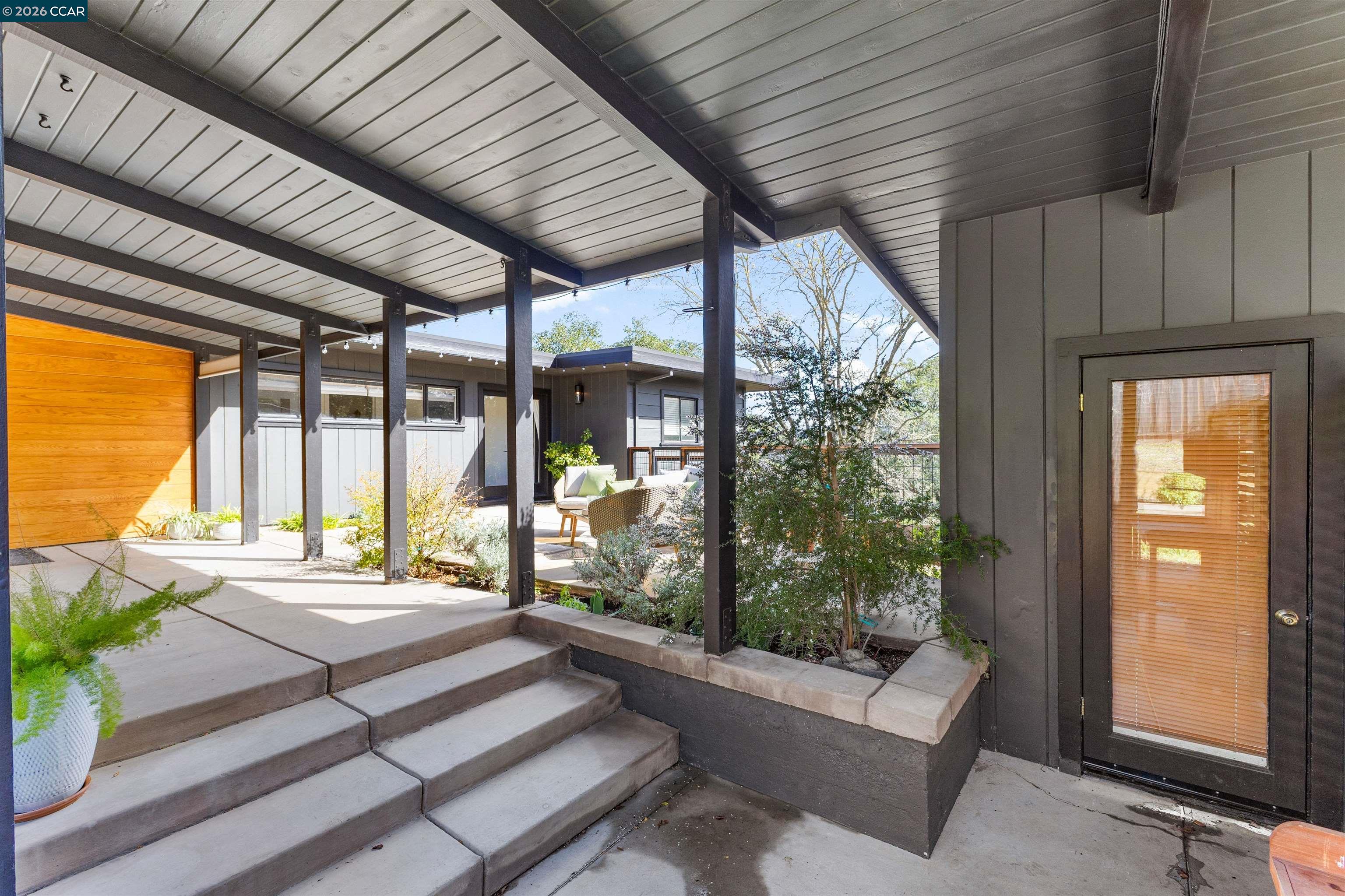 151 Montecito Crescent